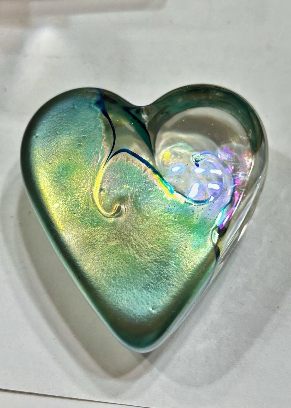 Robert Held Iridescent Green Purple Violet Heart Art Glass Paperweight Canada
