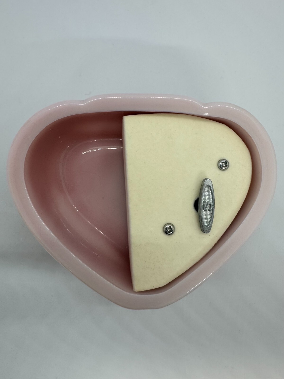FENTON GLASS HAND PAINTED MUSICAL DOUBLE HEART TRINKET BOX “LOVE” #4105 VC