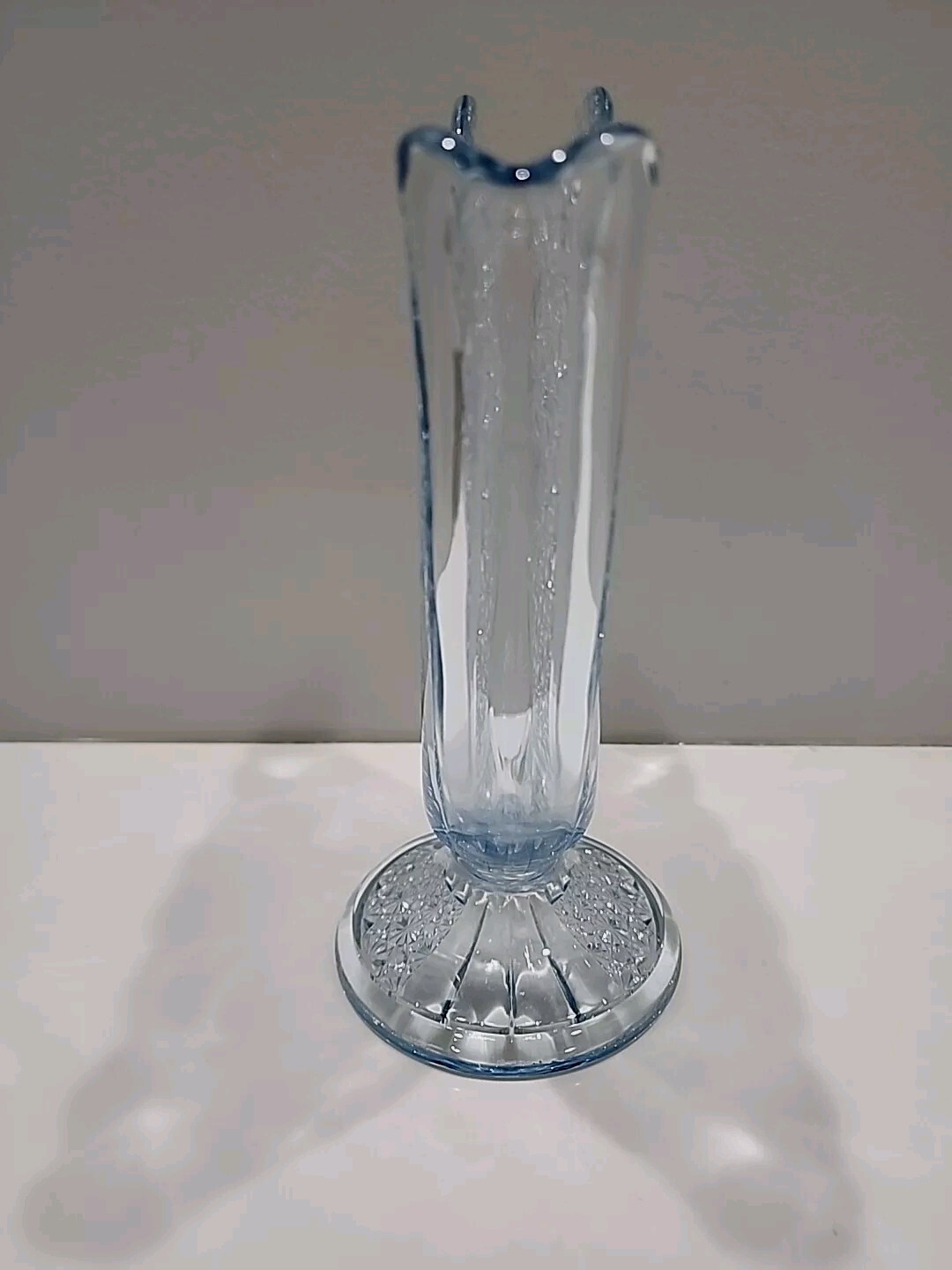 Fenton Glass LIGHT BLUE Daisy Button Fan Vase ~ HARD TO FIND ~ MINT!