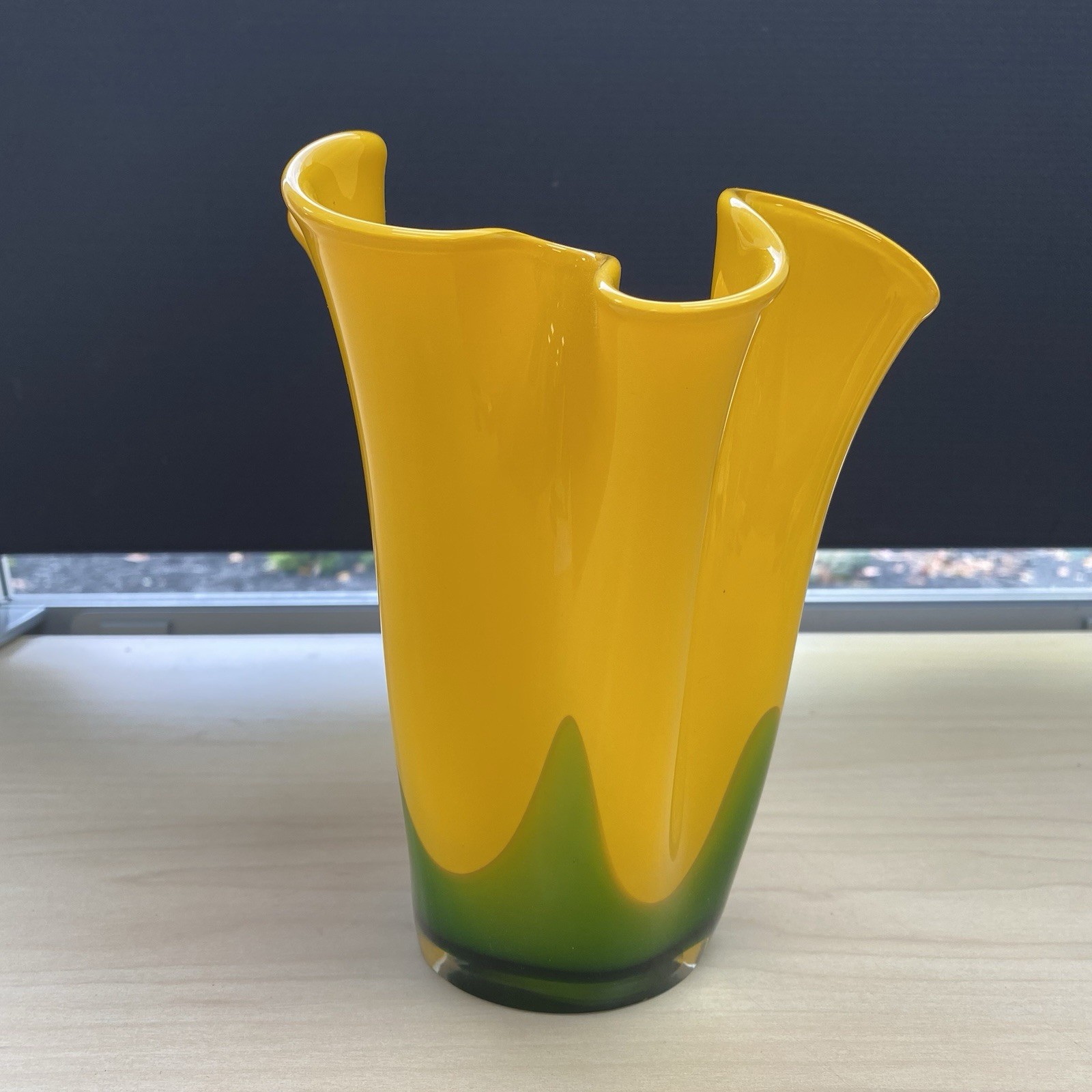 Vintage Alicja Hand Blown Yellow Green Art Glass Handkerchief Vase Poland 8”