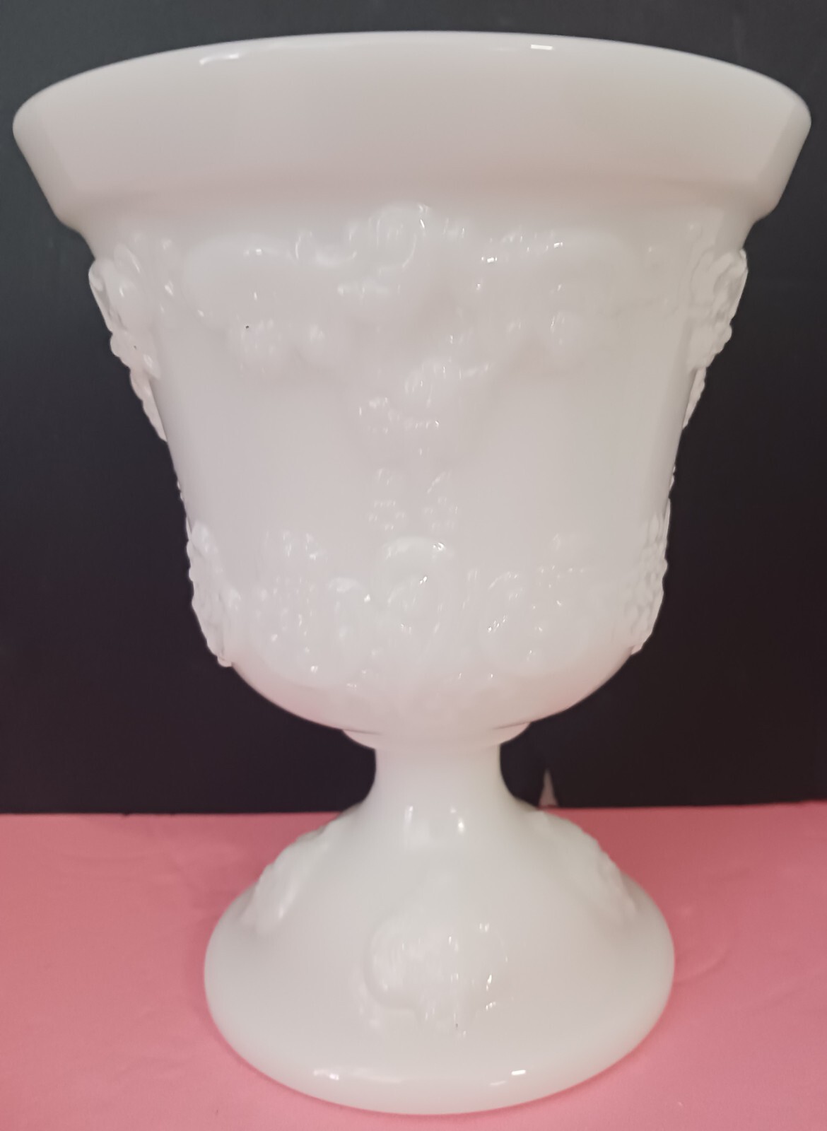 Vintage E O BRODY Milk Glass Footed VASE/COMPOTE M4300 Planter Urn 7”x5.75”x4”