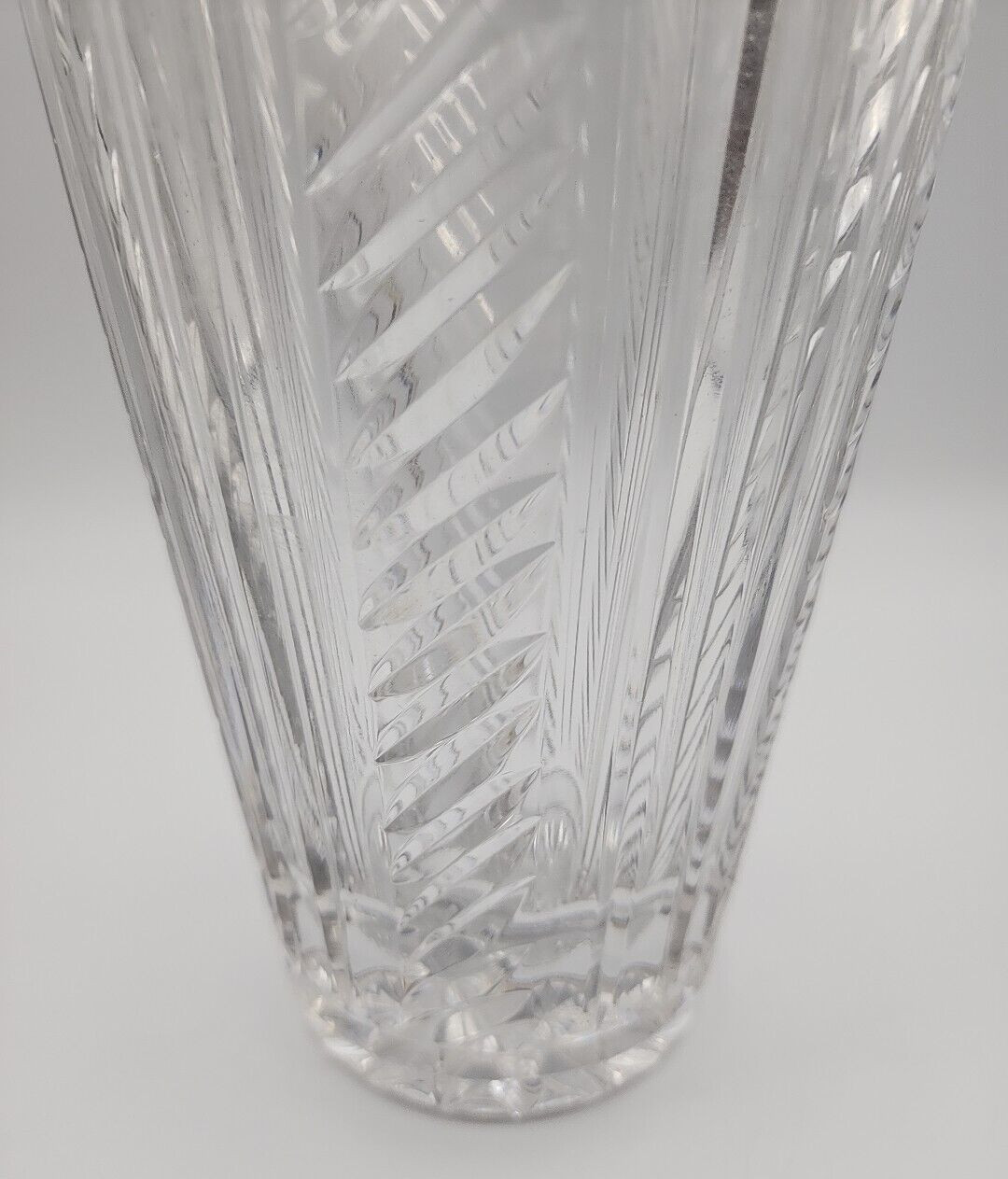 Design Guild Cut Crystal Vase ca 10 1/8″ Tall 5 1/2″ Diameter