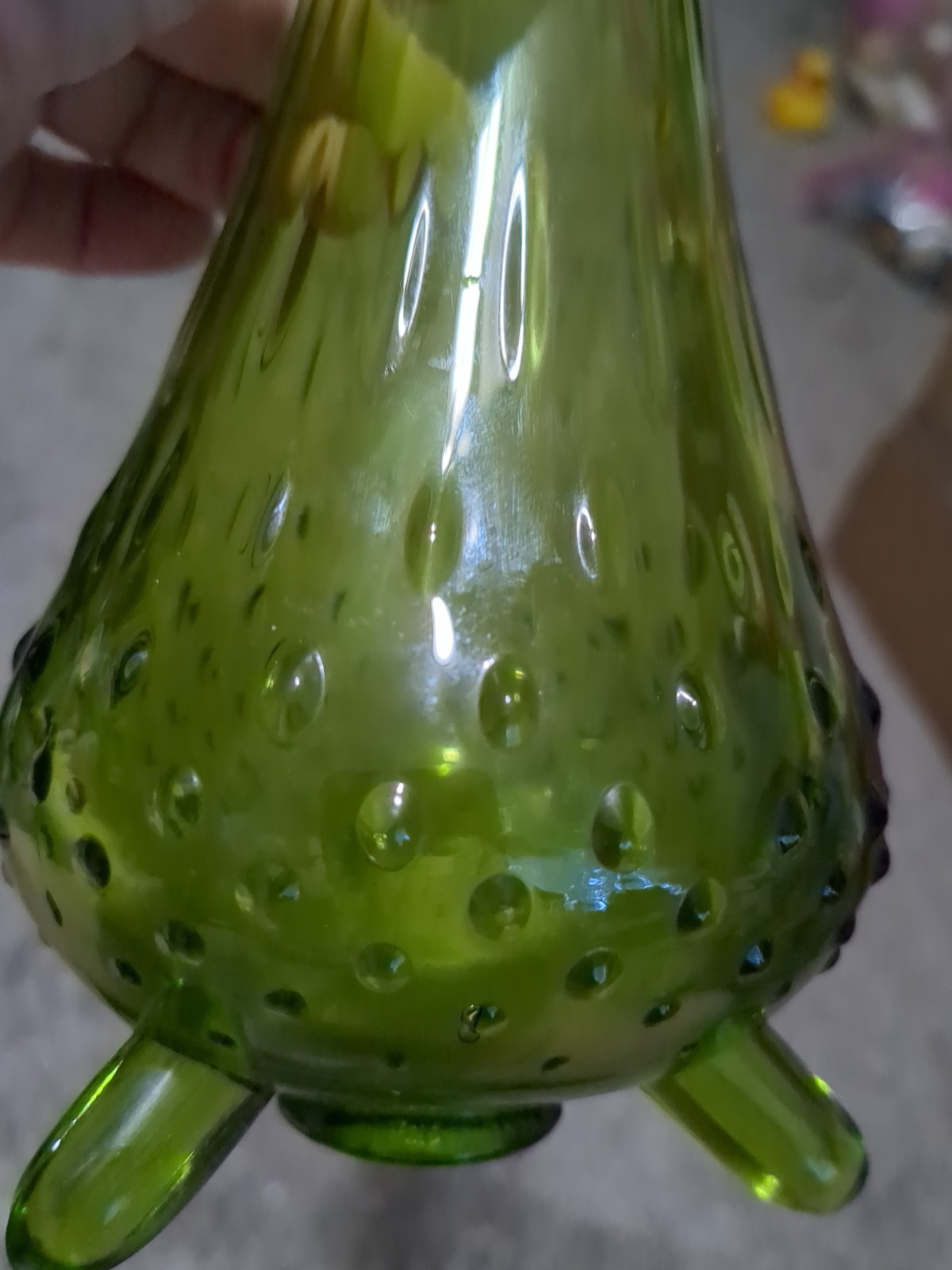 Vintage LE Smith Swung Vase Avocado Green With Toe & Hobnail Base MCM 14″
