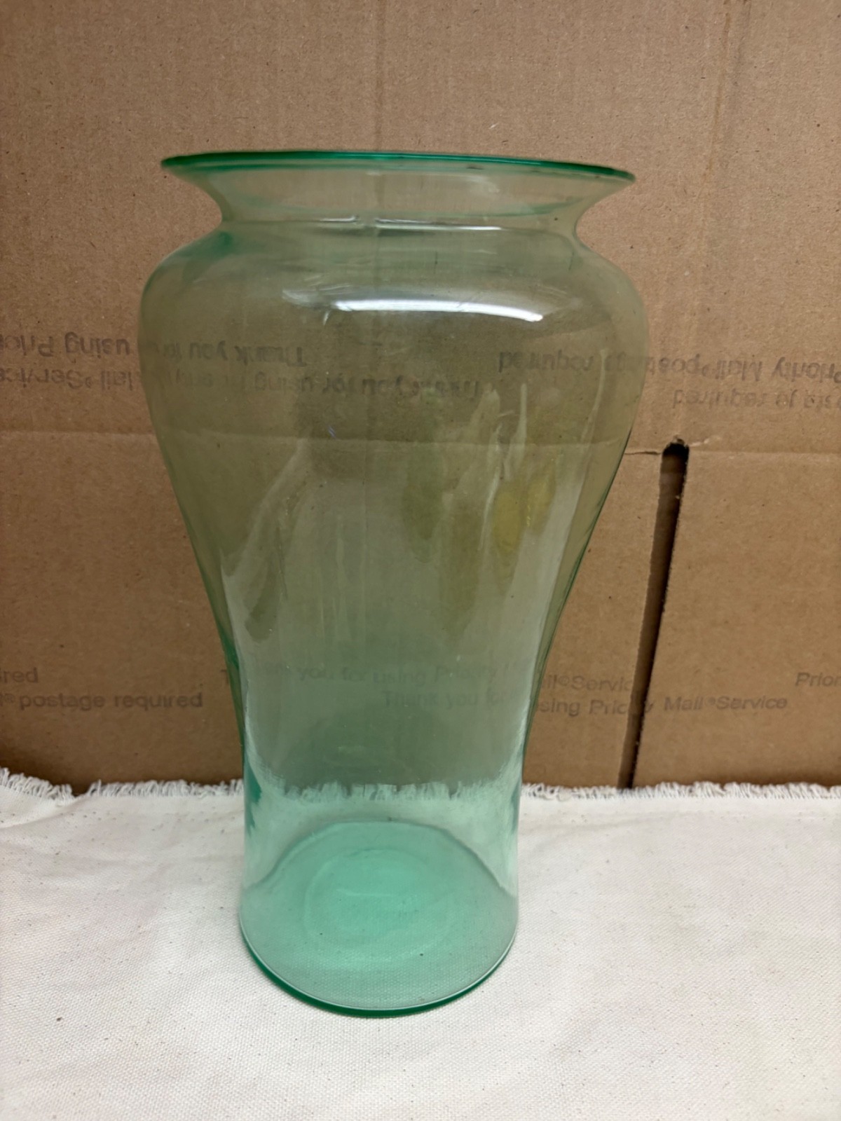 Vintage Uranium glass vase glows UV 1920’s/30’s