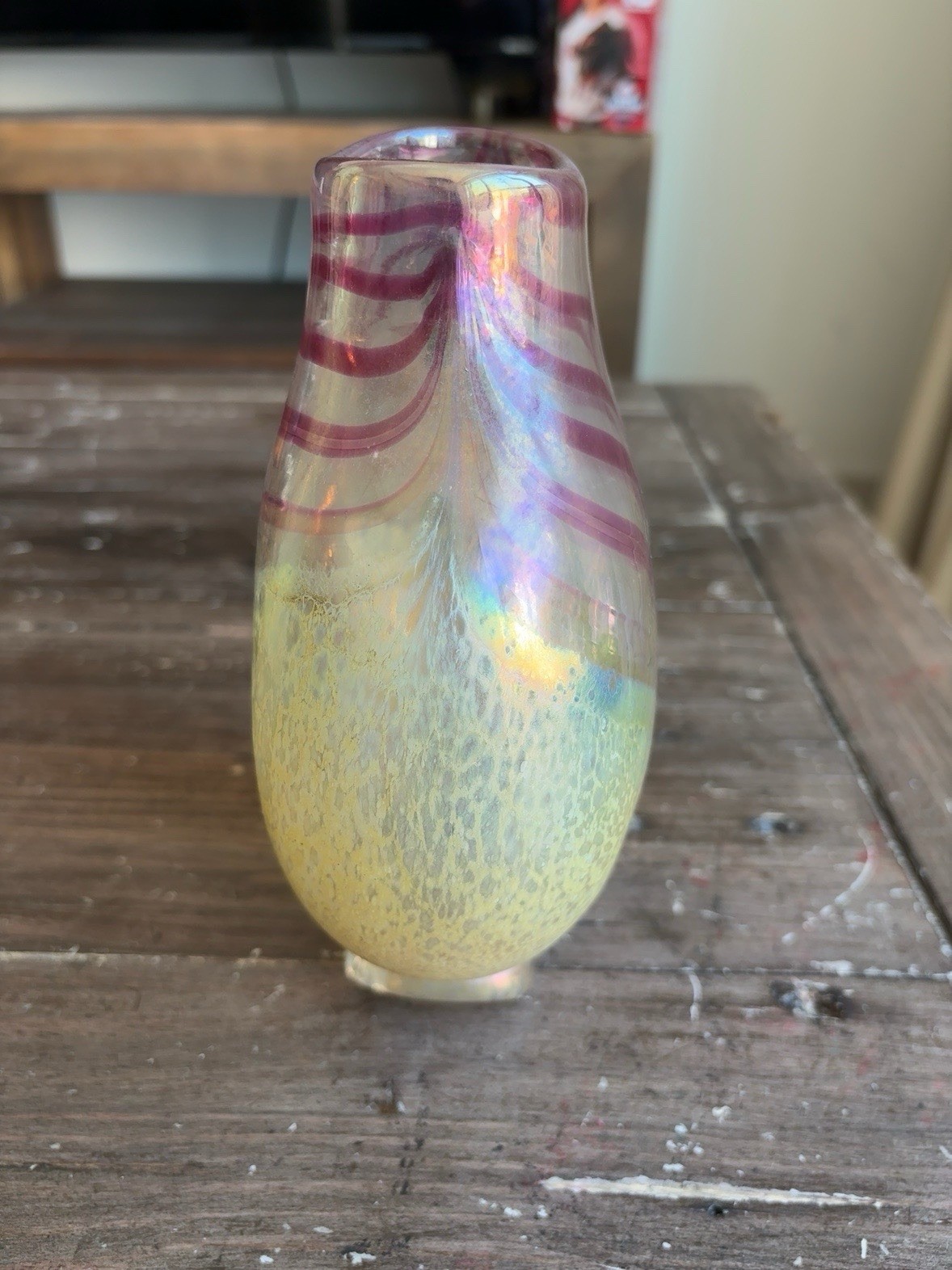 Steven Correia 1984 Signed Iridescent Pulled Feather Art Glass Vase 8”