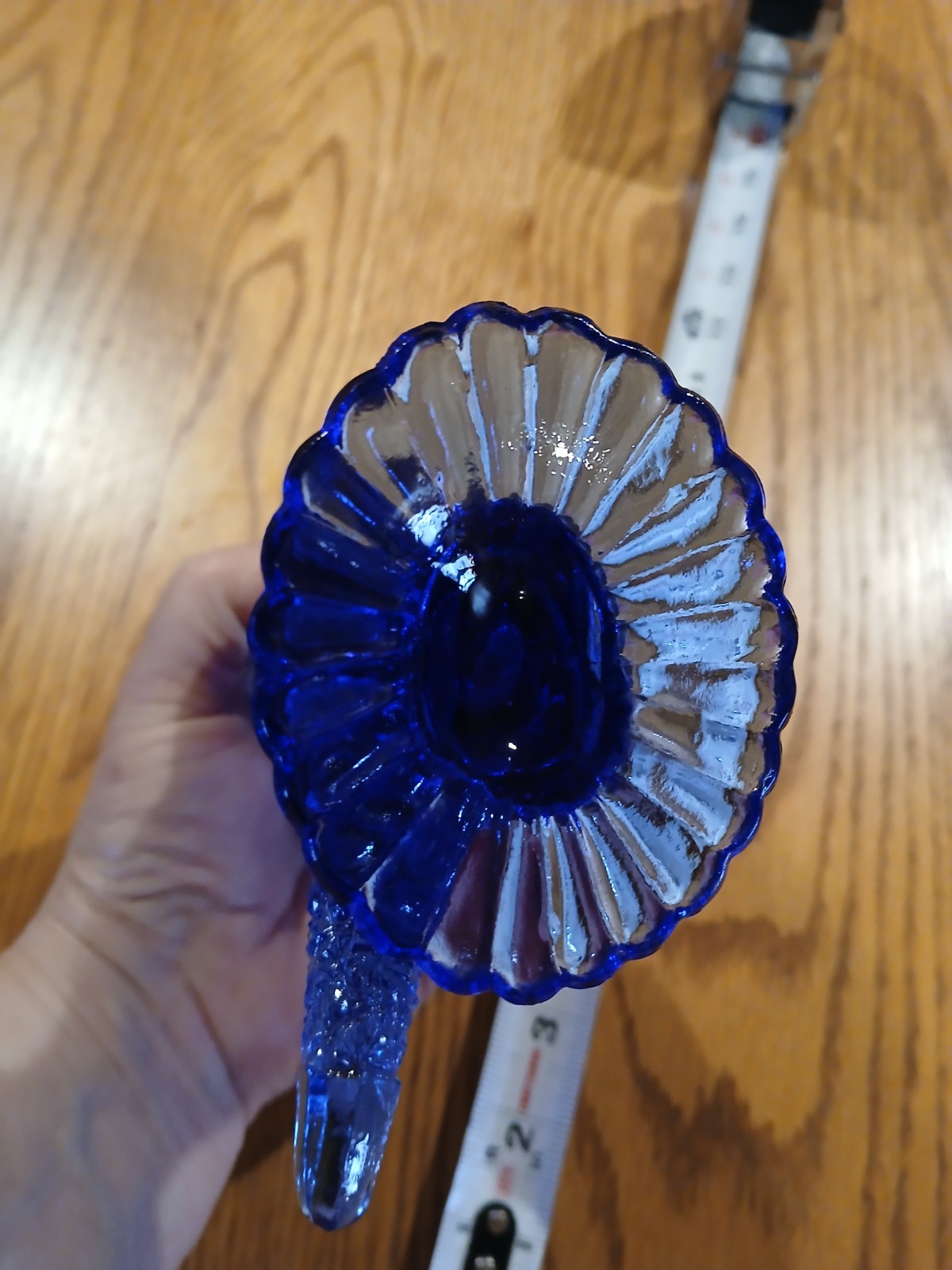Vtg Fenton Colbalt Blue Glass Daisy And Button Cornucopia Hand Vase 6 1/8in