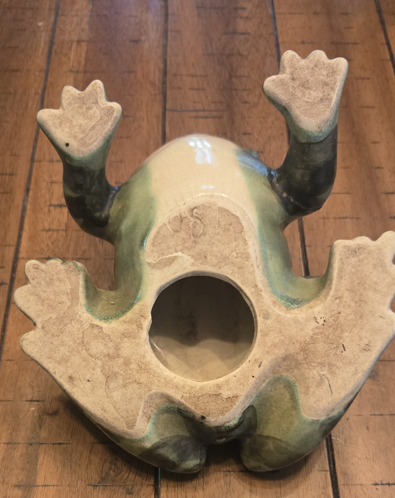 VINTAGE LARGE BRUSH McCOY POTTERY HAND PAINTED GARDEN FROG