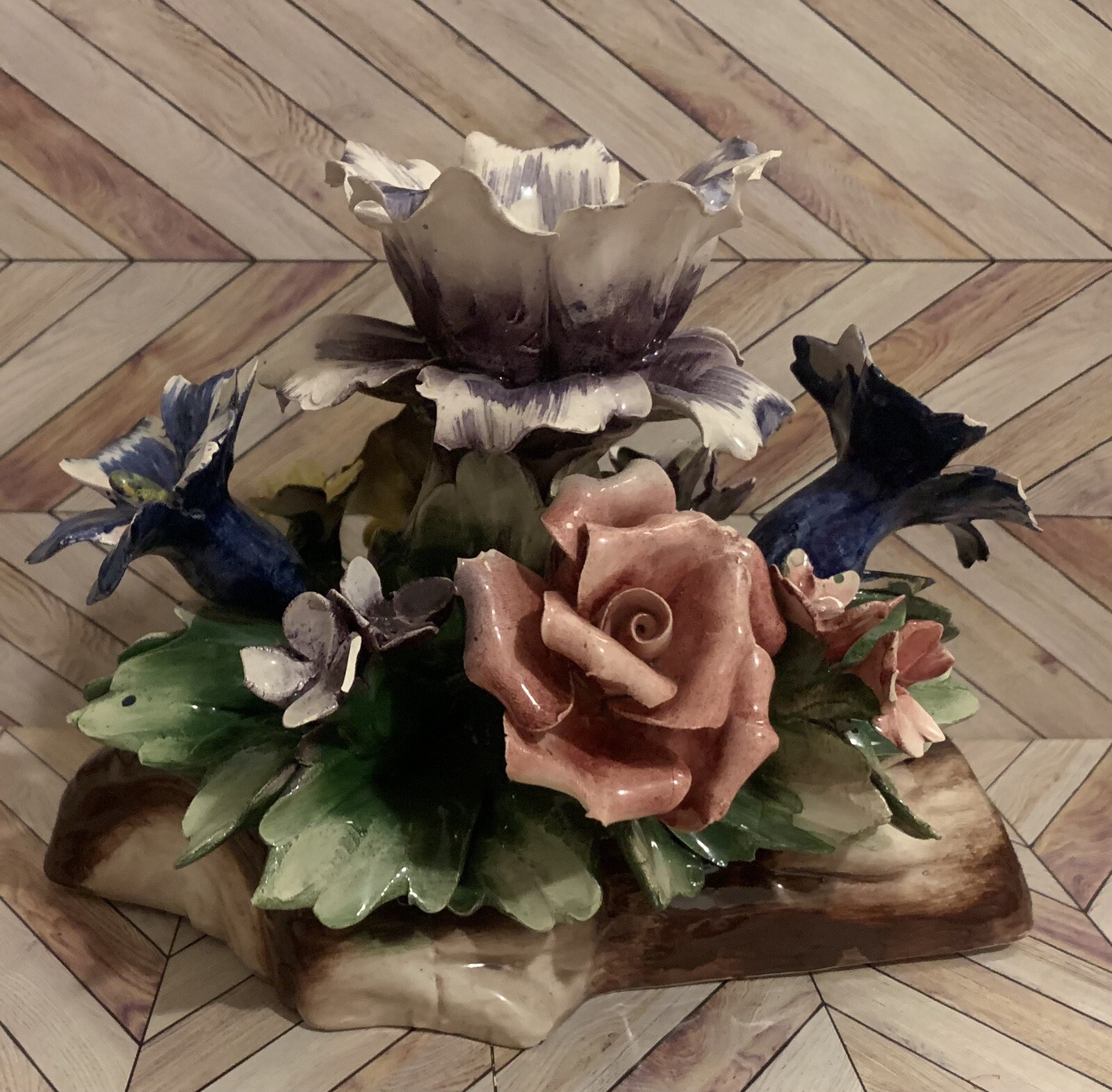 Capodimonte Flowers On Log Centerpiece Made In Italy Approx 8 1/2″X6 1/2″X6 1/4″