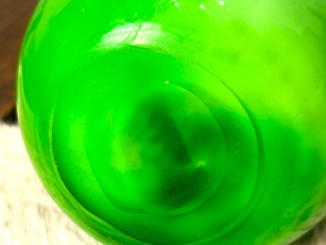 VINTAGE MURANO-STYLE ART GLASS GREEN PSYCHEDELIC LONG-NECKED VASE- 23″ HEIGHT