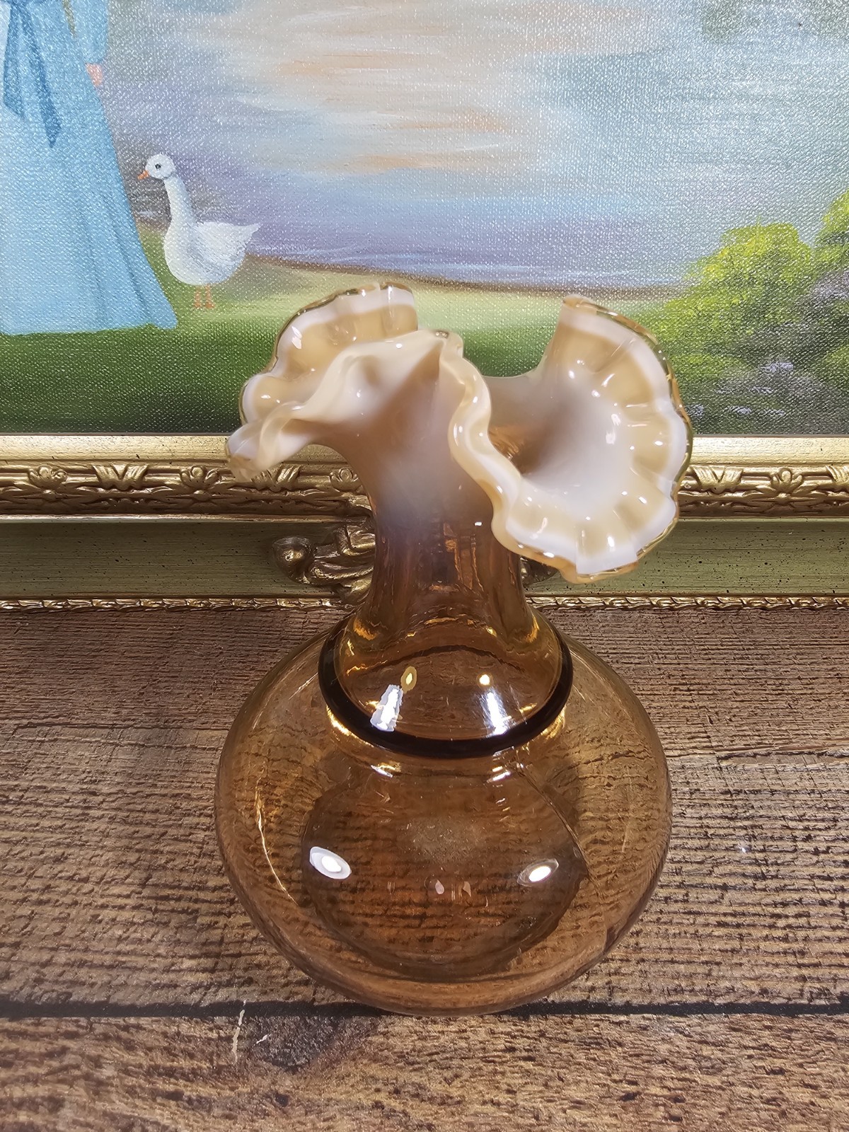 VTG 1980s Fenton Cameo Ruffled Top Opalescent Art Glass Vase,6.5″