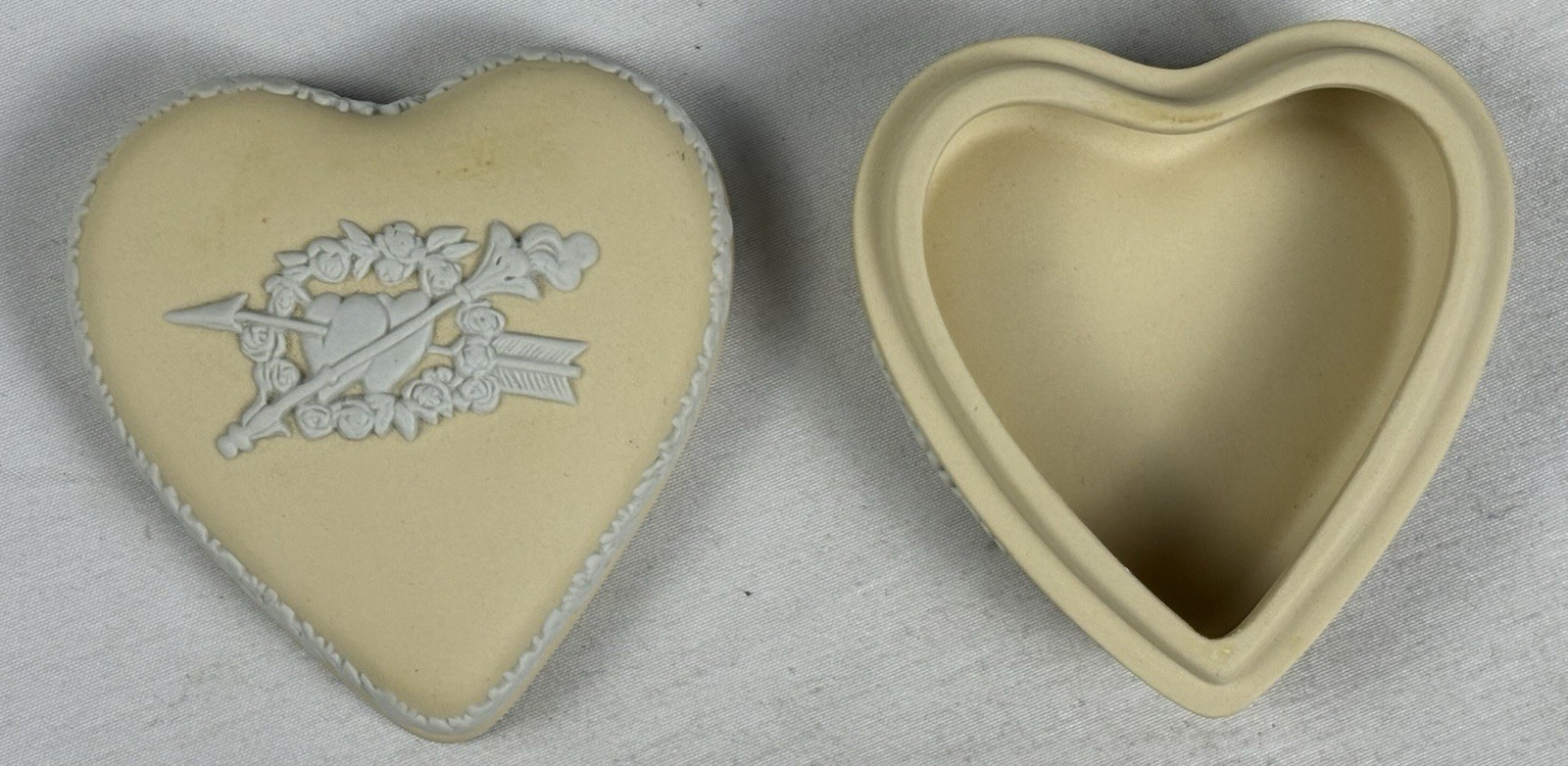 Wedgwood Jasperware Heart Shaped Couples Primrose Yellow Trinket Box 1998