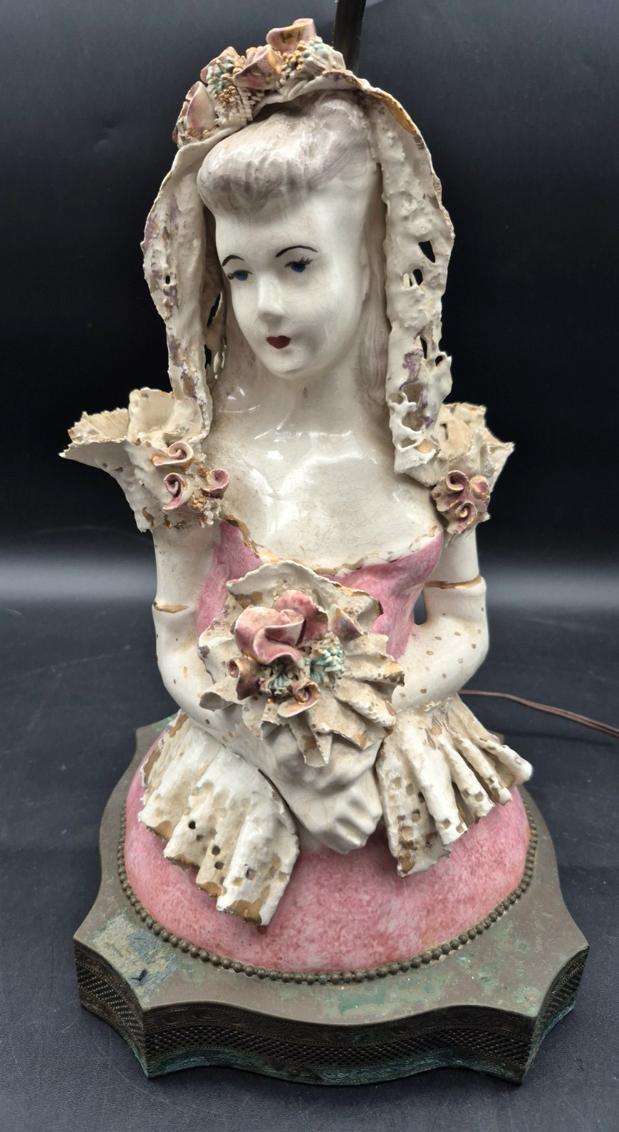 Antique Ceramic lady Figurine Boudoir Lamp Brass Frame 27 1/2″ Tall