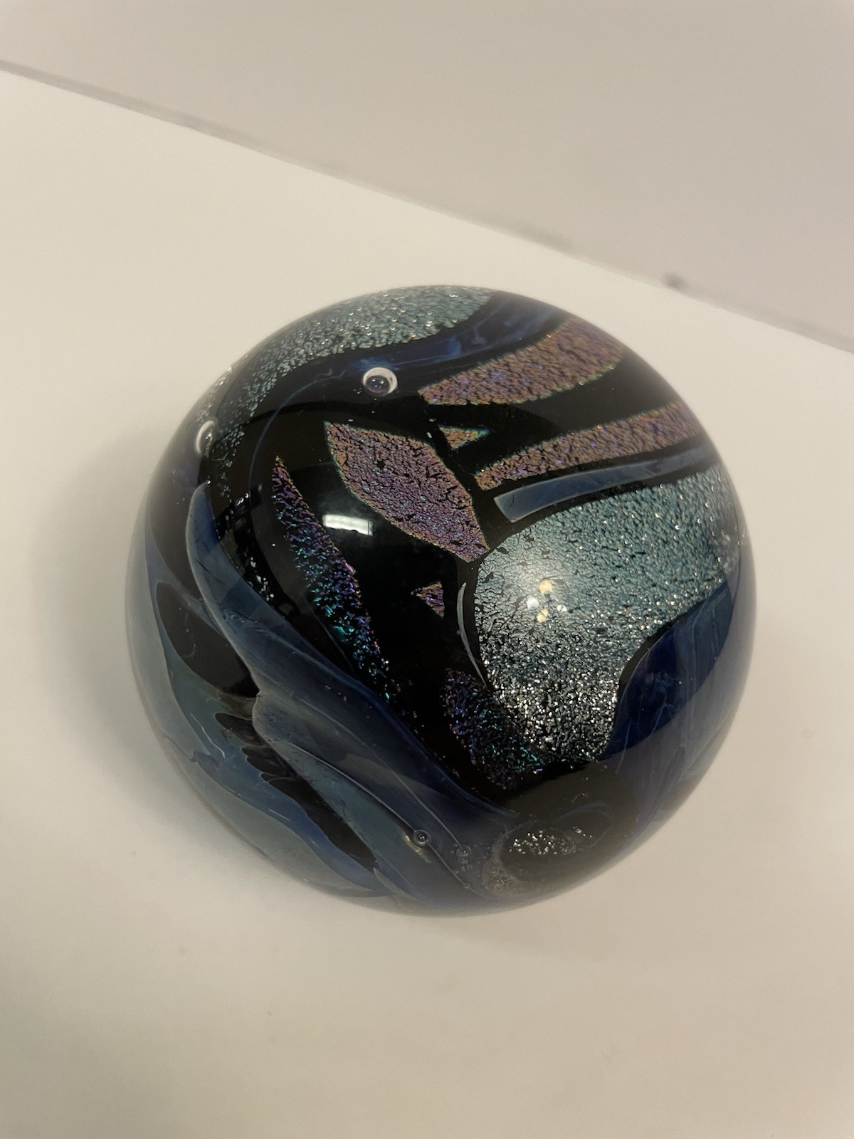 Art glass paperweight signed Undated Abstract Design, Spherical Shape
