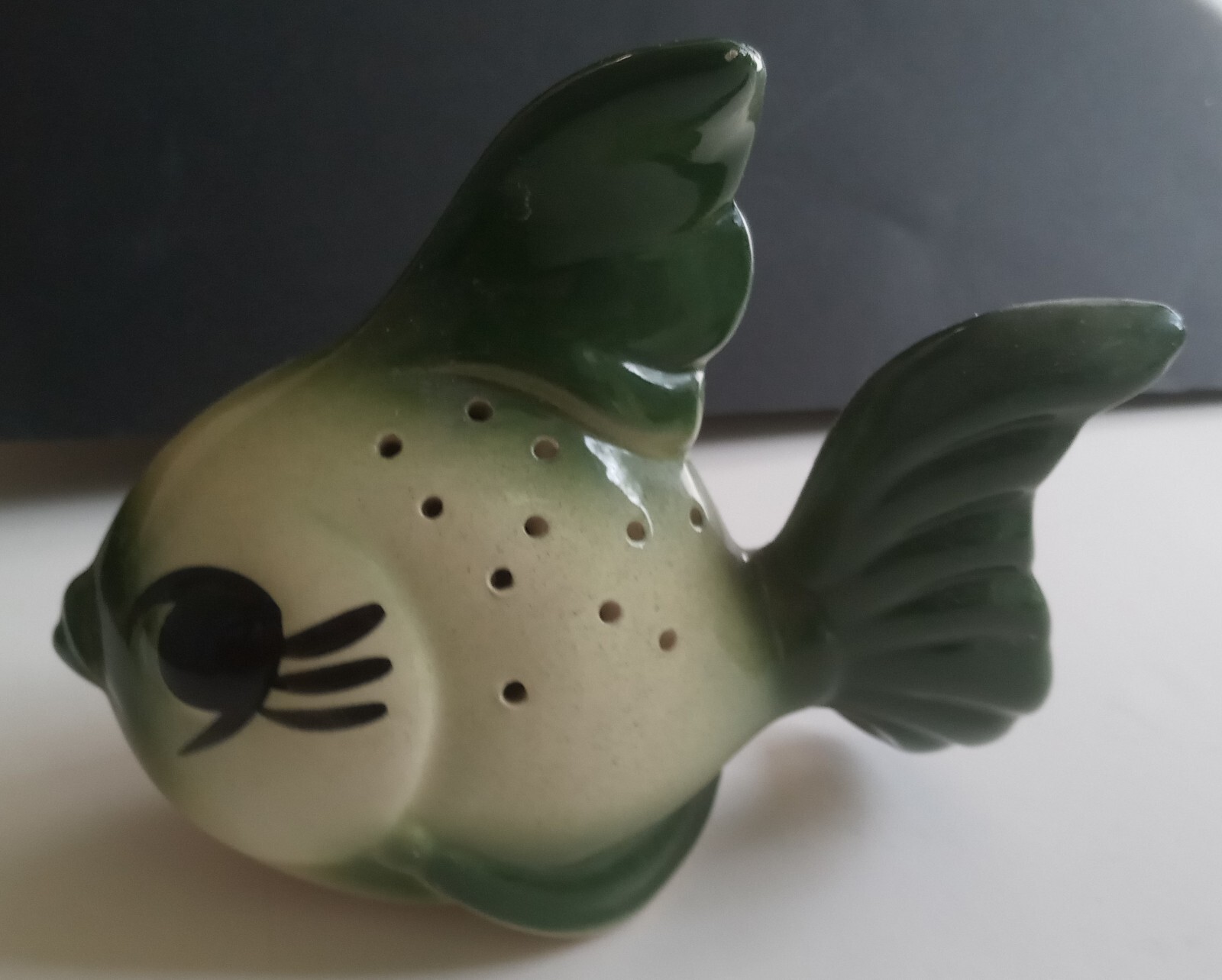 VINTAGE CERAMIC GREEN FISH