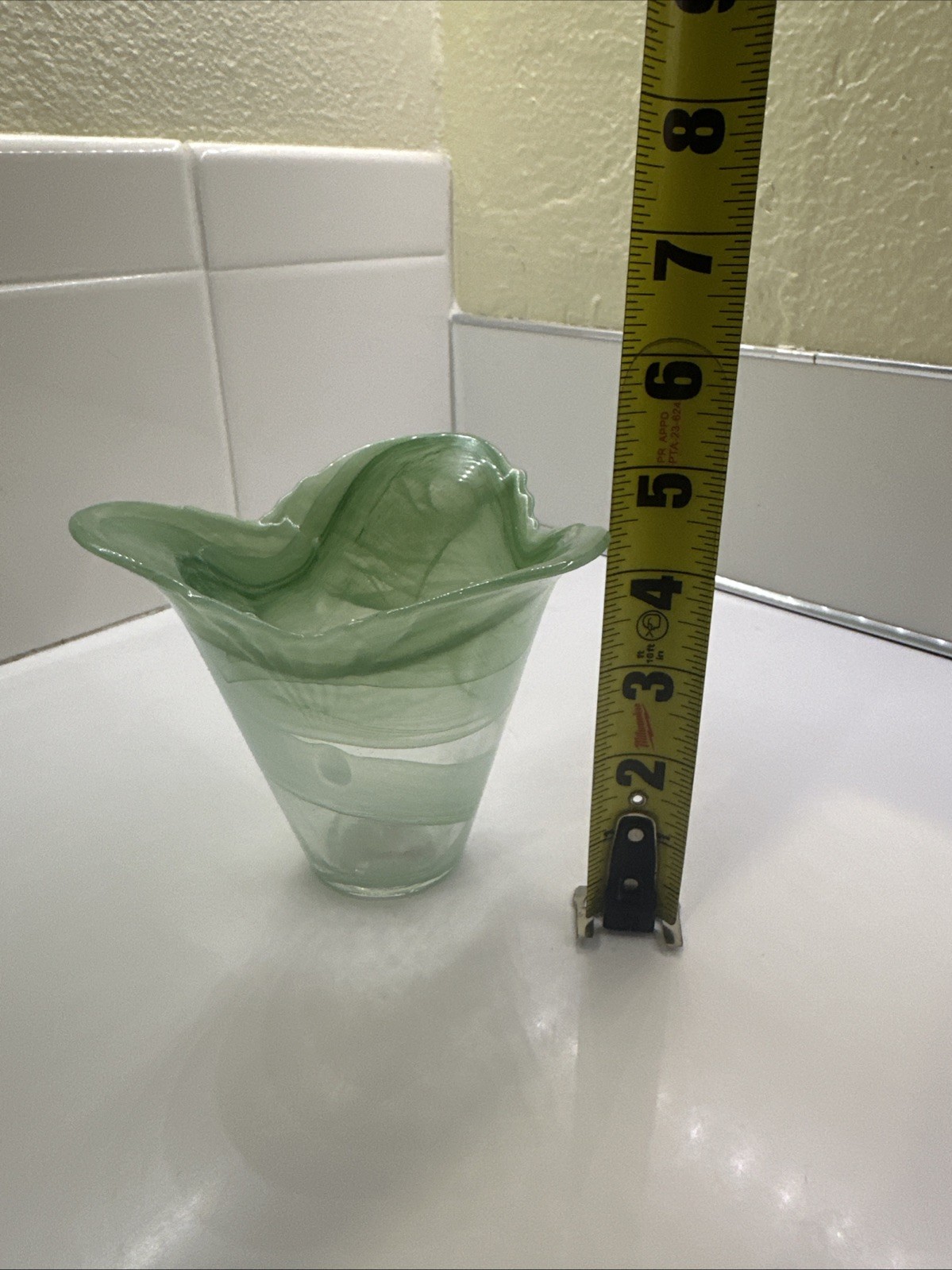 Goegeous Murano Lavorazione Green Swirl Glass Vase Original Sticker Italy