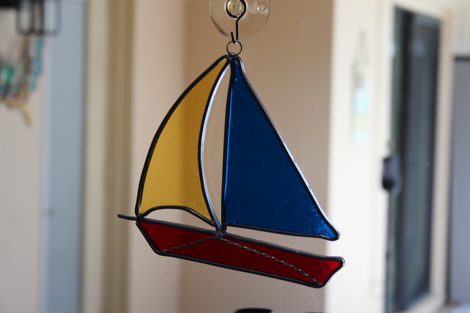 SUNCATCHER SAILBOAT VTG LEADED STAINED GLASS HANGS FROM WINDOW SAIL BOAT 6″X 7IN