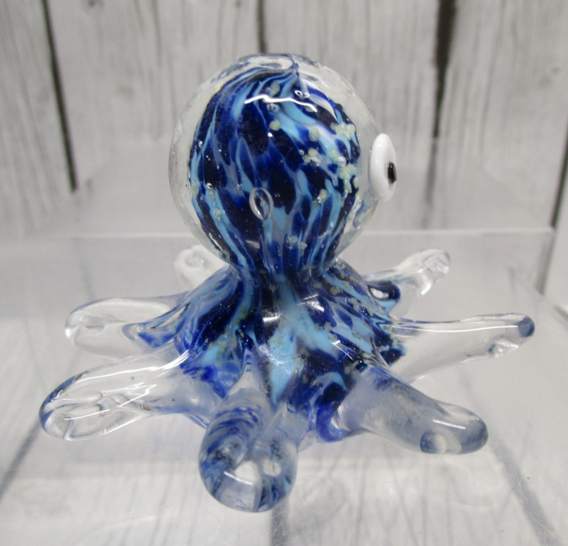 Dynasty Gallery Blue Art Glass Octopus Glow In The Dark 2″ x 3″