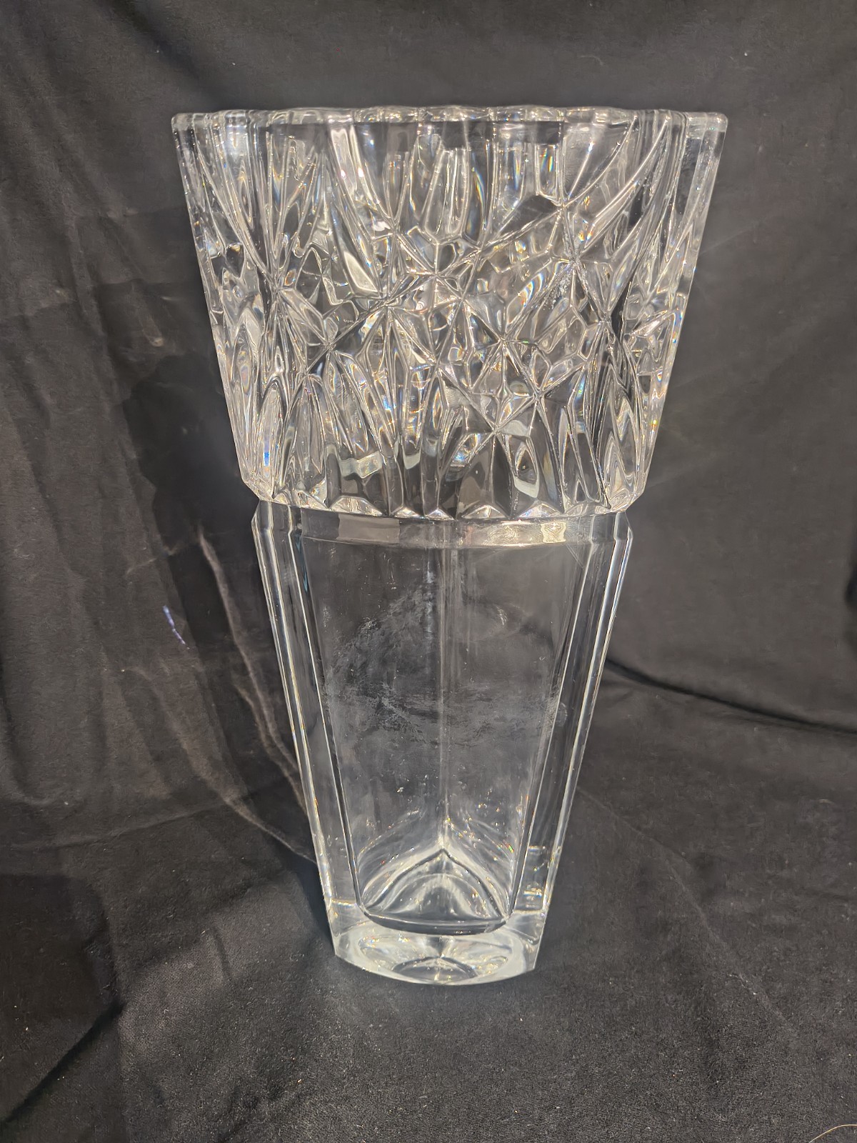 MIKASA 12″ BALI Cut Crystal Triangular Vase Czech Republic Very Heavy – 8 lbs