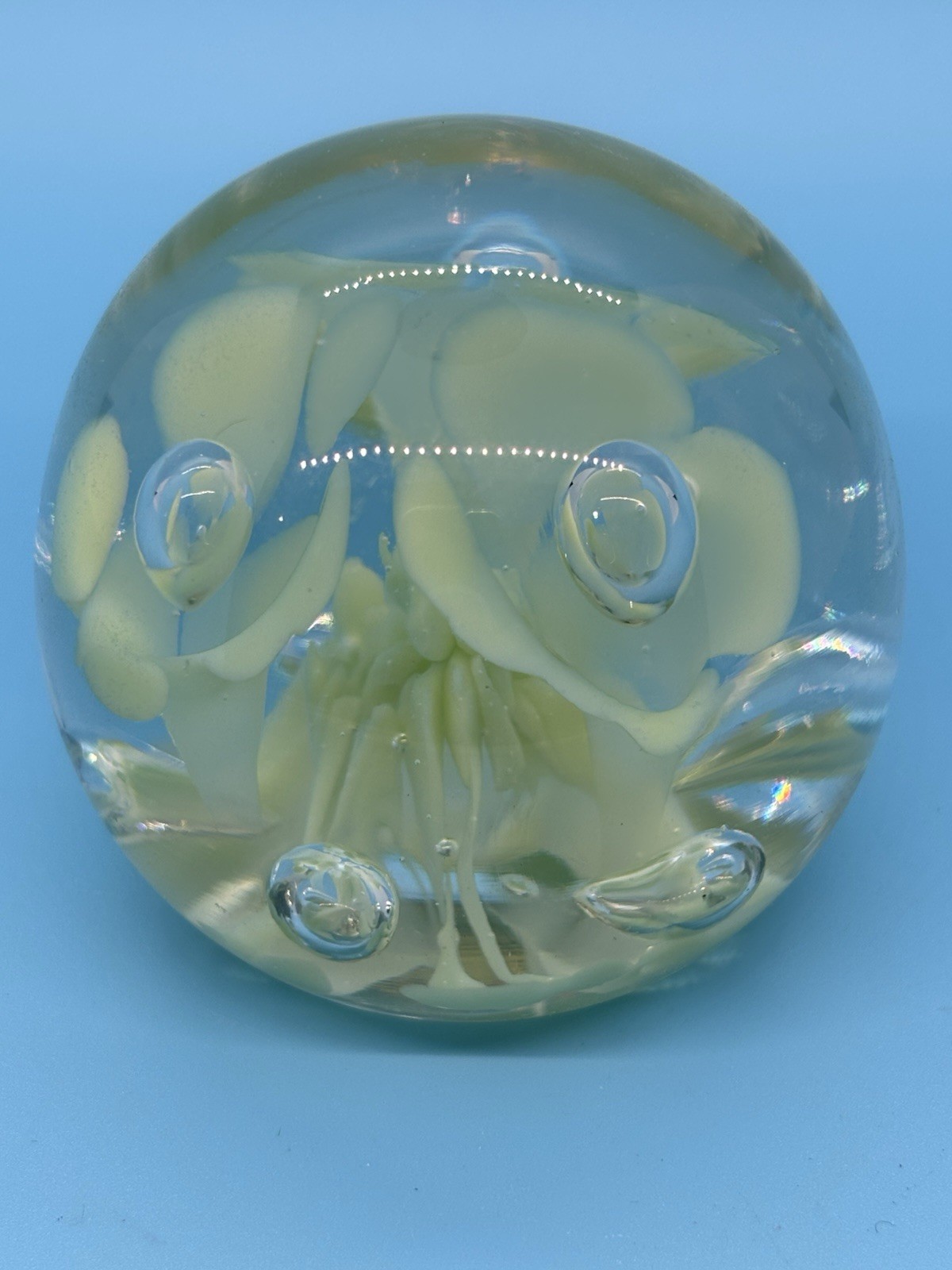 St Clair Hand Blown Paperweight Trumpet Lily Yellow Off White Controlled Bubble