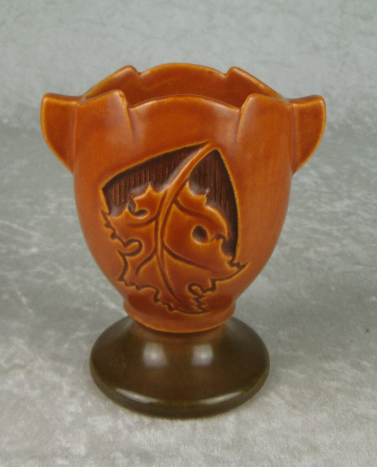 Roseville Pottery Vase Silhouette Oak Leaf 5-1/4 inch Tall Vintage Cobb’s Store