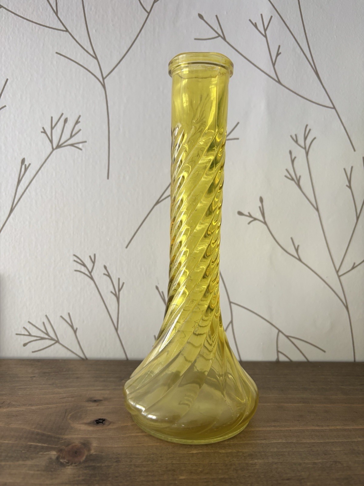 Retro Art Glass Buttercup Yellow Vintage Slim Bud Flower Vase Twisted Spiral MCM