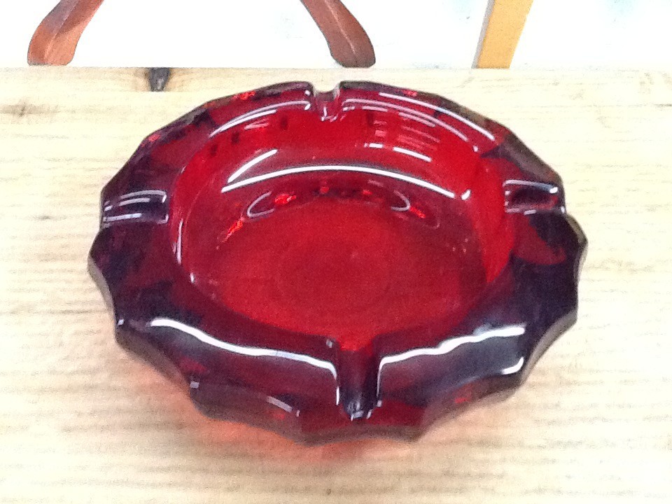 Fostoria Glass ruby red coin glass ashtray 1887 commemorative eagle coin design
