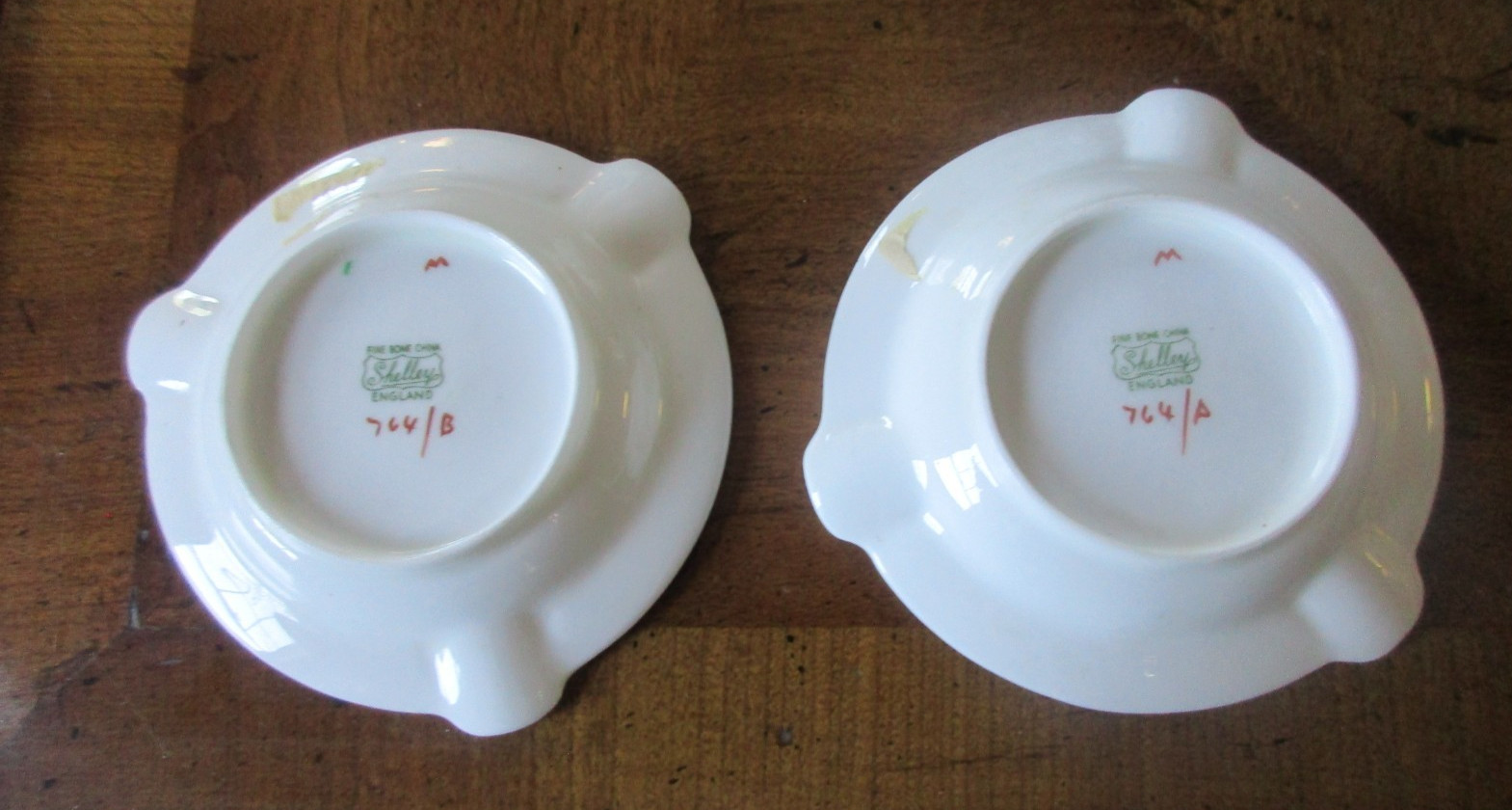 Shelley* 2 POLKA DOT 4″ ASHTRAYS*1944-1966*Heavy Liquid Gold Trim*MINT