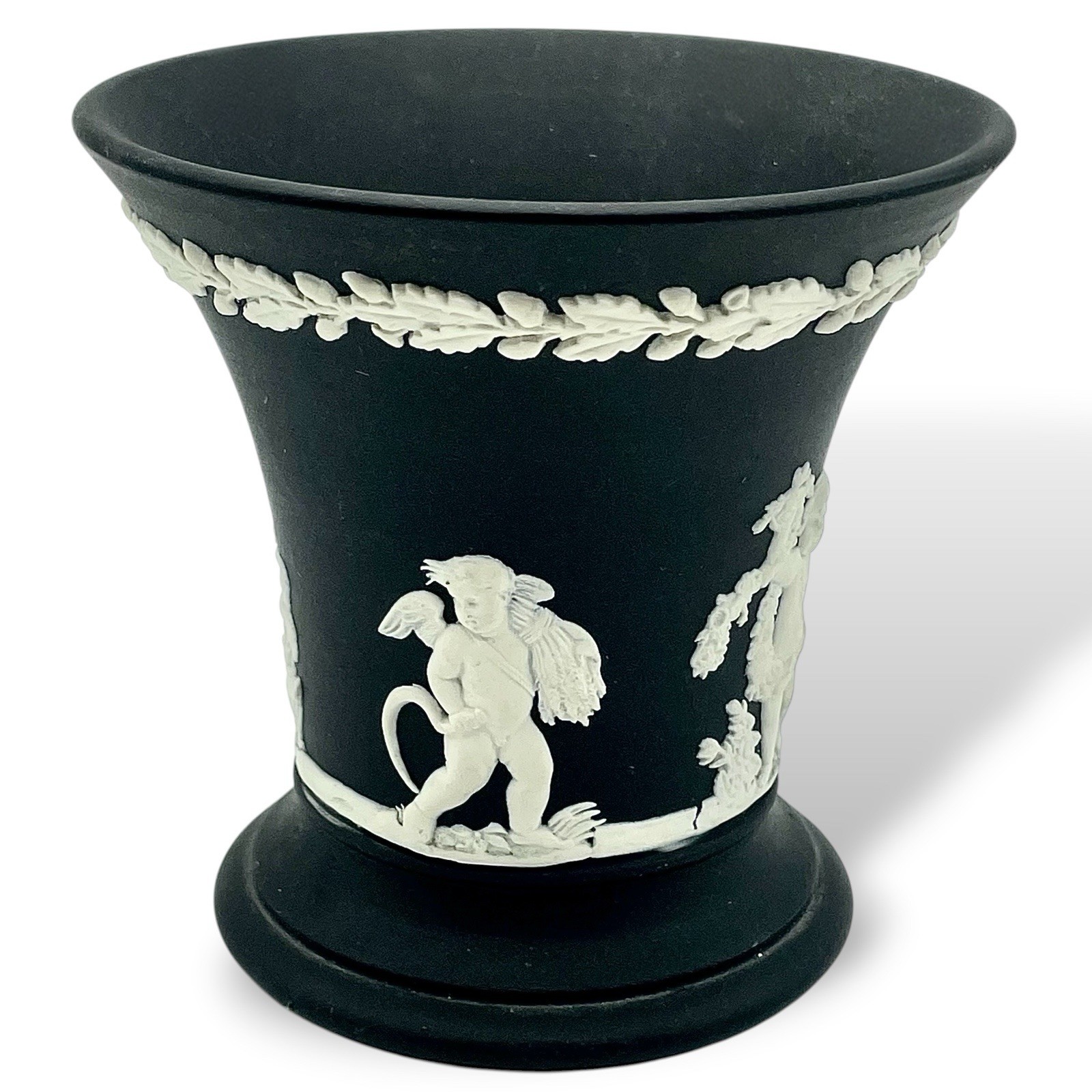 Vrg WEDGEWOOD JASPERWARE Black Small Vase Neoclassical Figures HTF Color EUC