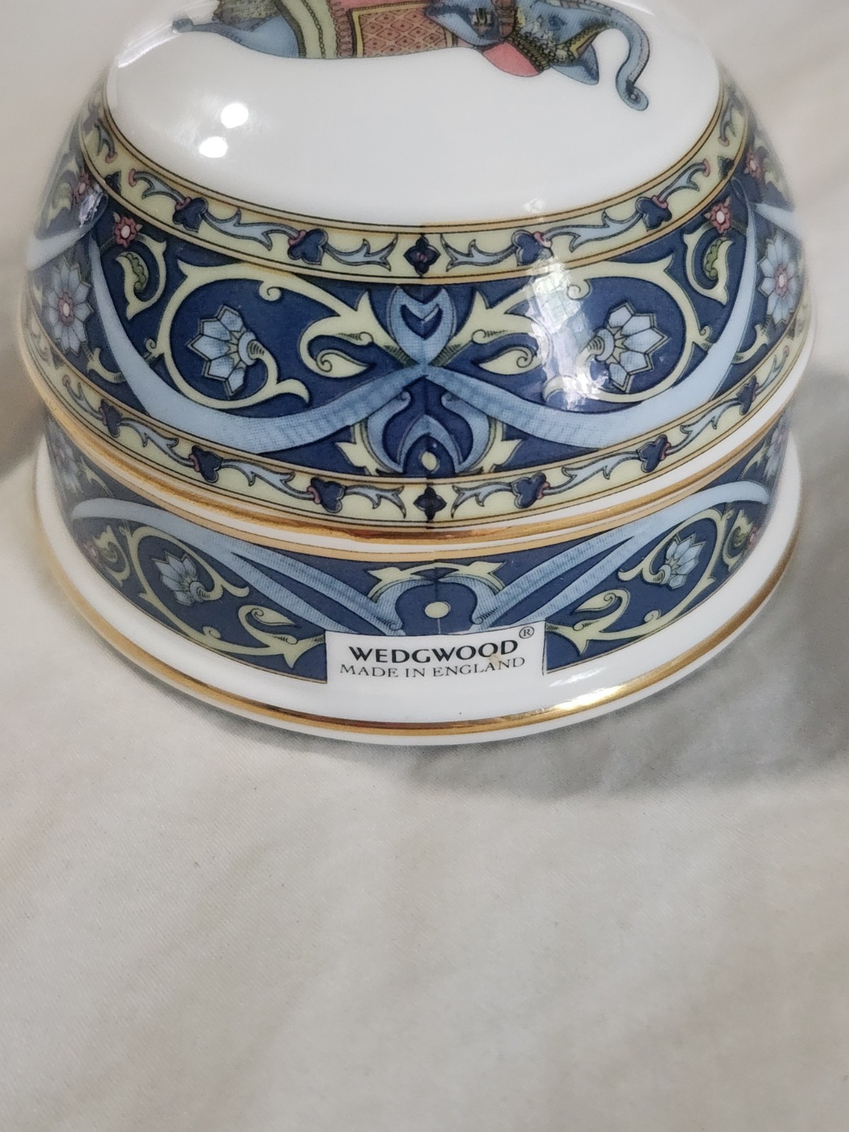 VTG Wedgwood Fine Bone China Dome Paperweight With Elephant 1992 Made In England