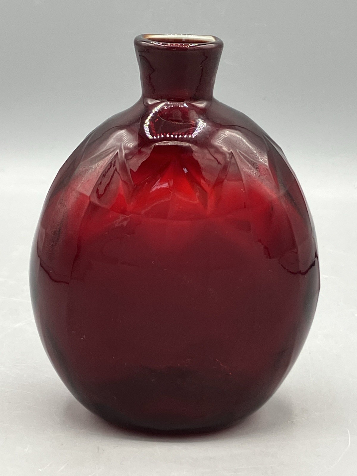 Metropolitan Museum of Art Hand Blown Ruby Red Glass 5.25″ Bud Vase Etched MMA
