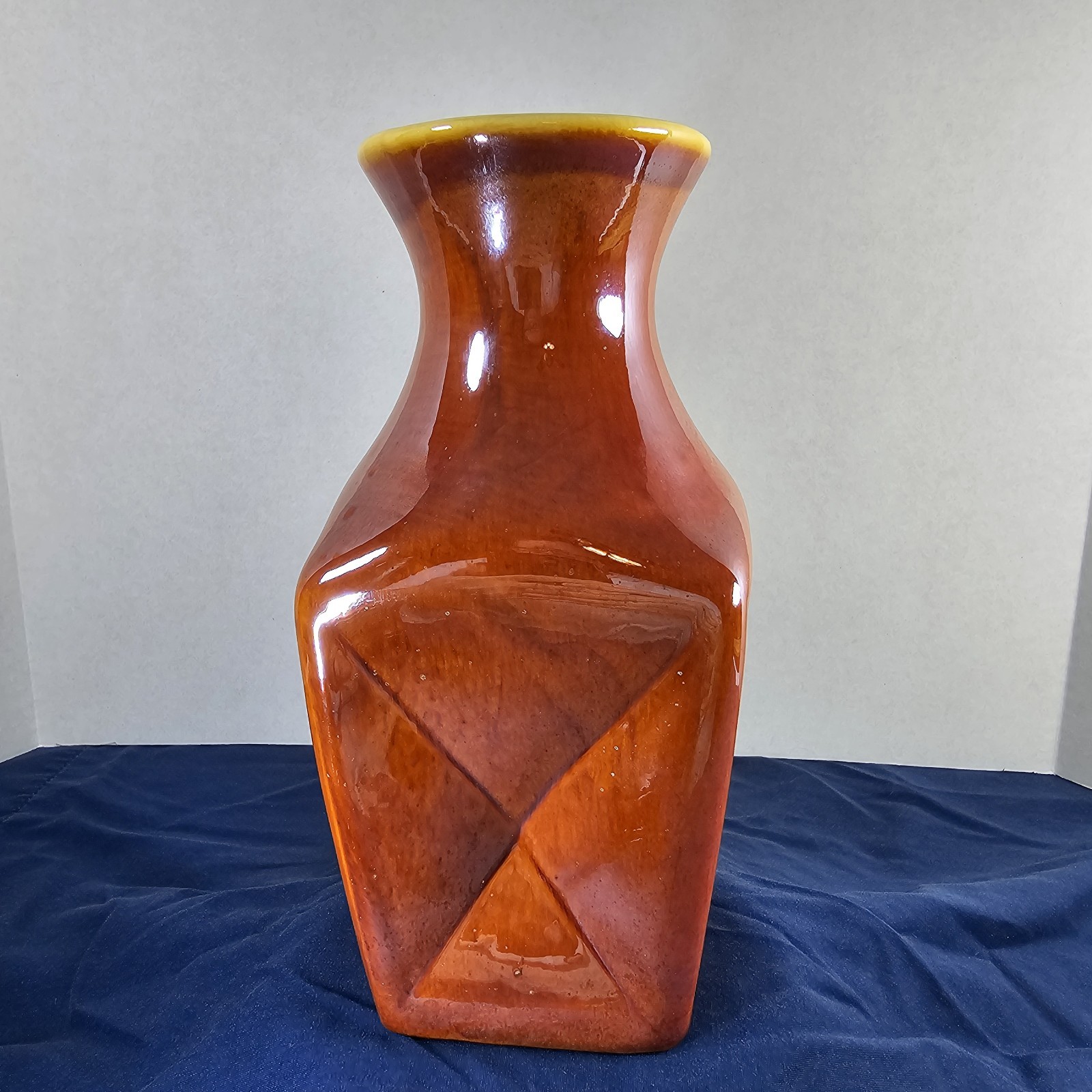 Red Wing Pottery Vintage 1633 Brown Speckled Belle Kogan Vase, Classic