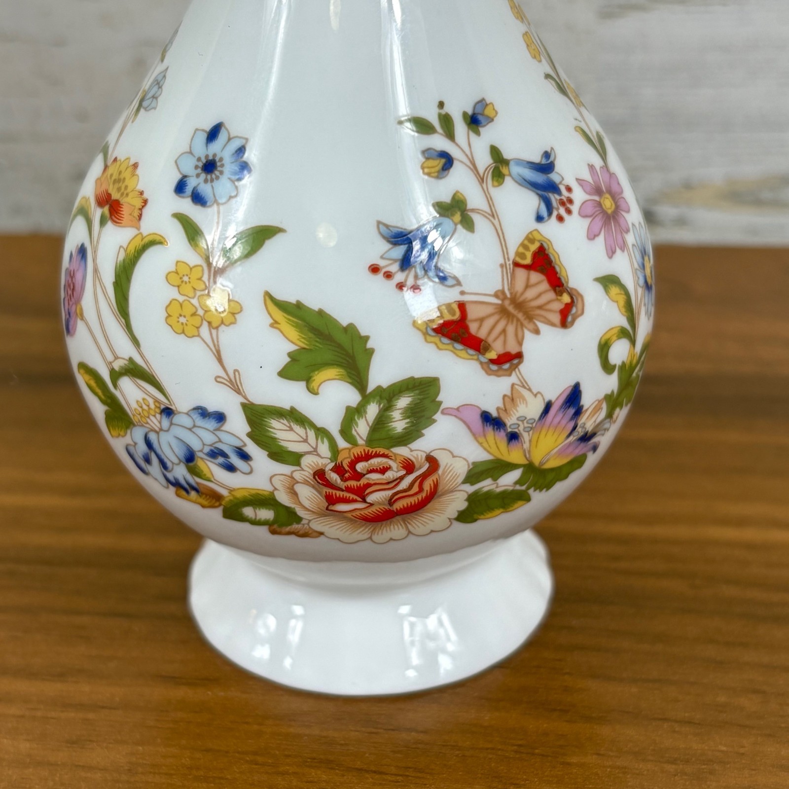 Aynsley Vintage Cottage Garden Fine Bone China Bud Vase 76” Made in England