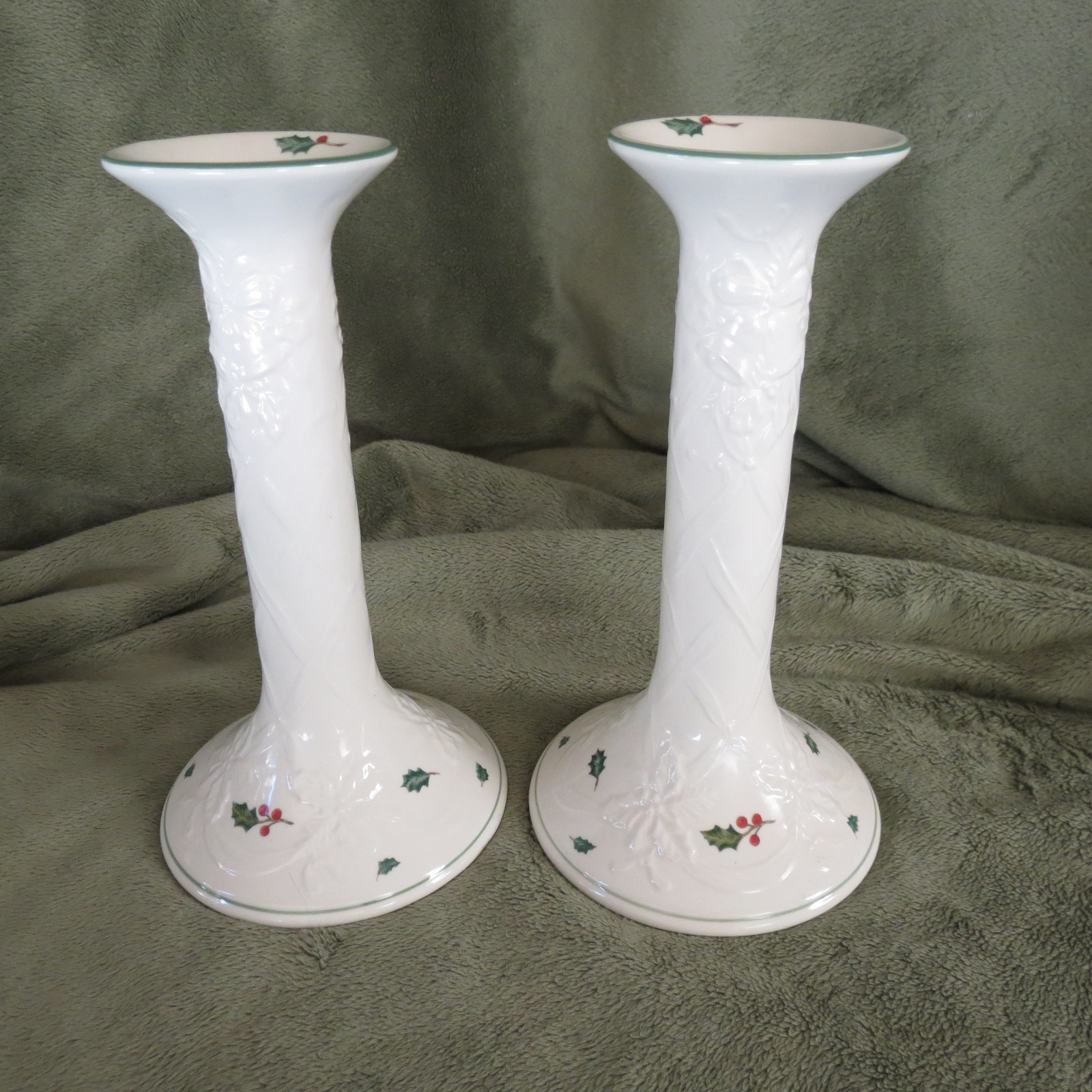Mikasa Holiday Season Candlesticks 7 in Embossed Holly Berry & Decals
