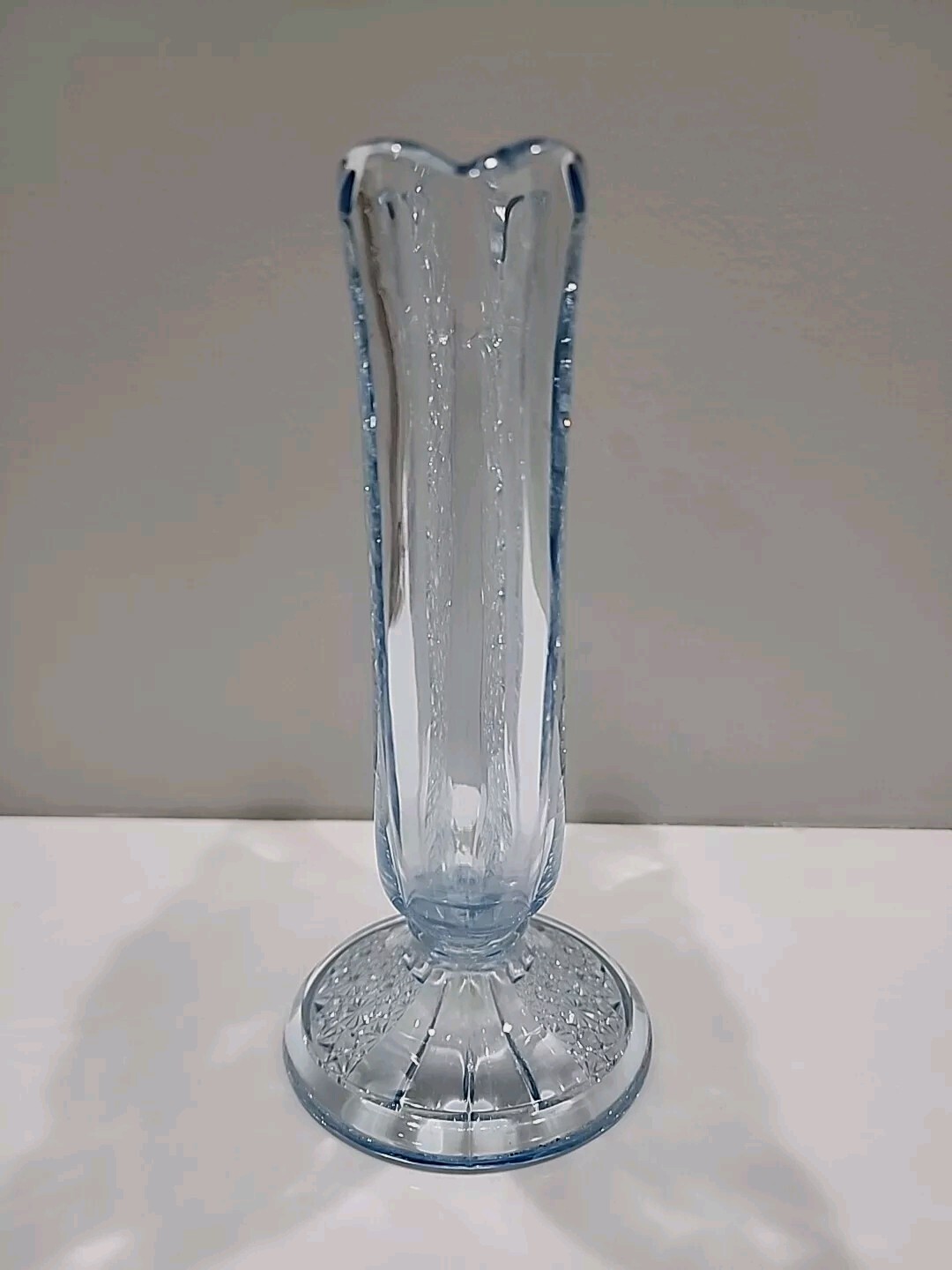 Fenton Glass LIGHT BLUE Daisy Button Fan Vase ~ HARD TO FIND ~ MINT!