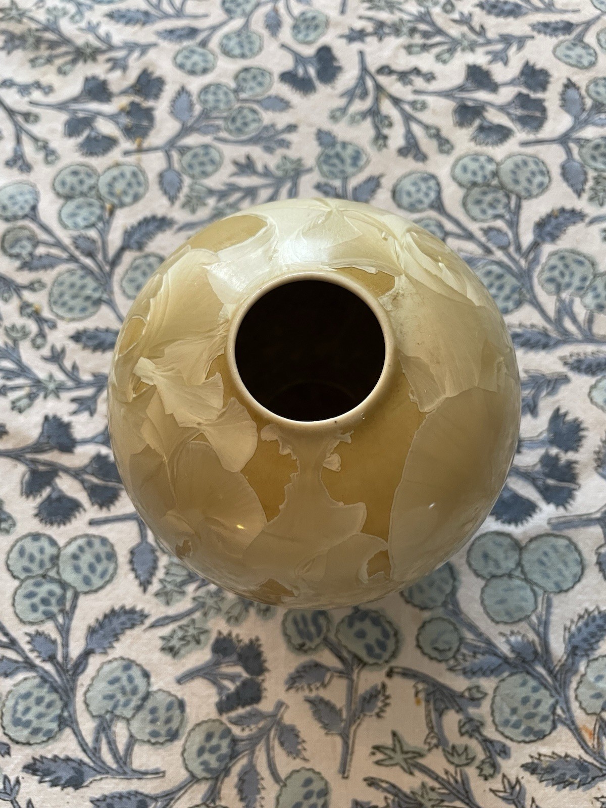 Vintage Sid Oakley 5” Tall Yellow Crystalline Vase