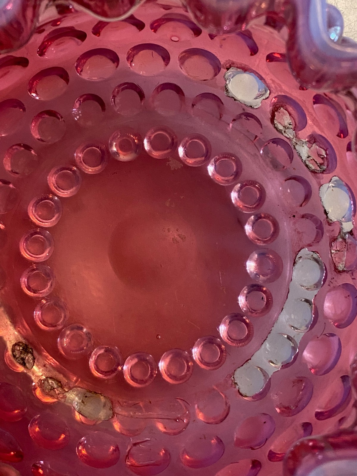 ANTIQUE HOBBS BROCKUNIER CRANBERRY OPALESCENT DEW DROP HOBNAIL 4.5″ BOWL “CHIPS”