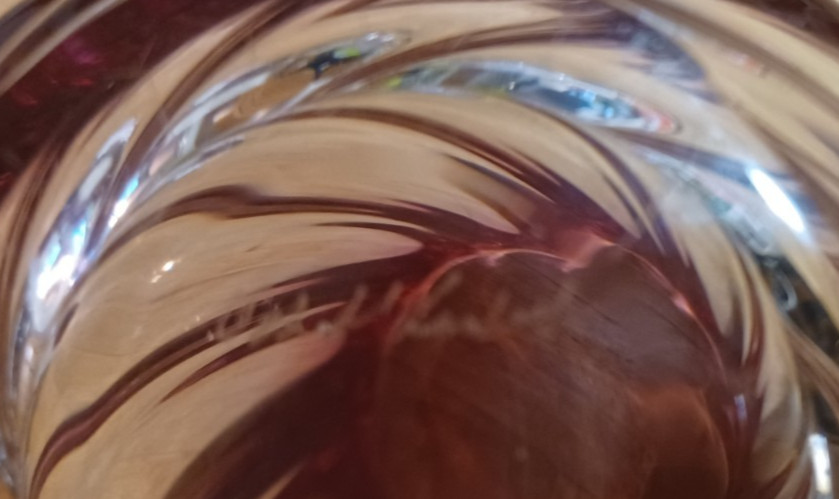 Val St. Lambert, Belgium. cranberry swirl 6-5/8″h 4-5/8″w vase crystal signed