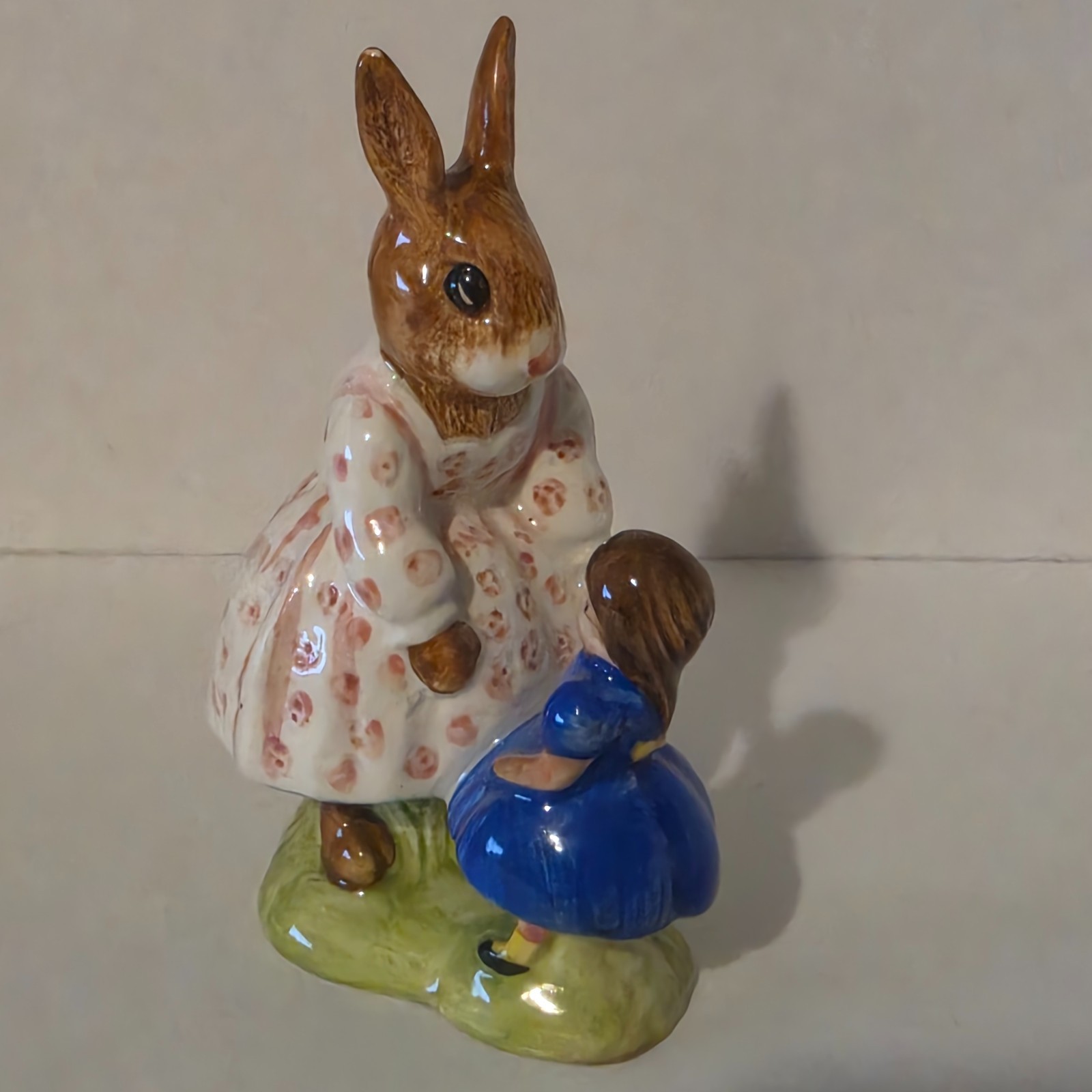 Royal Doulton Dollie Bunnykins Play Time Figurine DB8 VTG 1972 1st Ed