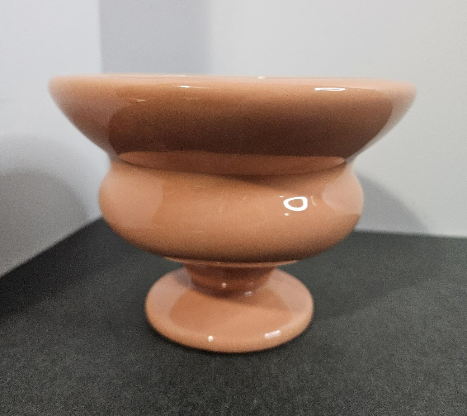 Vtg. Haeger Footed Flower pot, Pretty Peach / Burnt Orange 4.5″ T x 6.25″ dia.