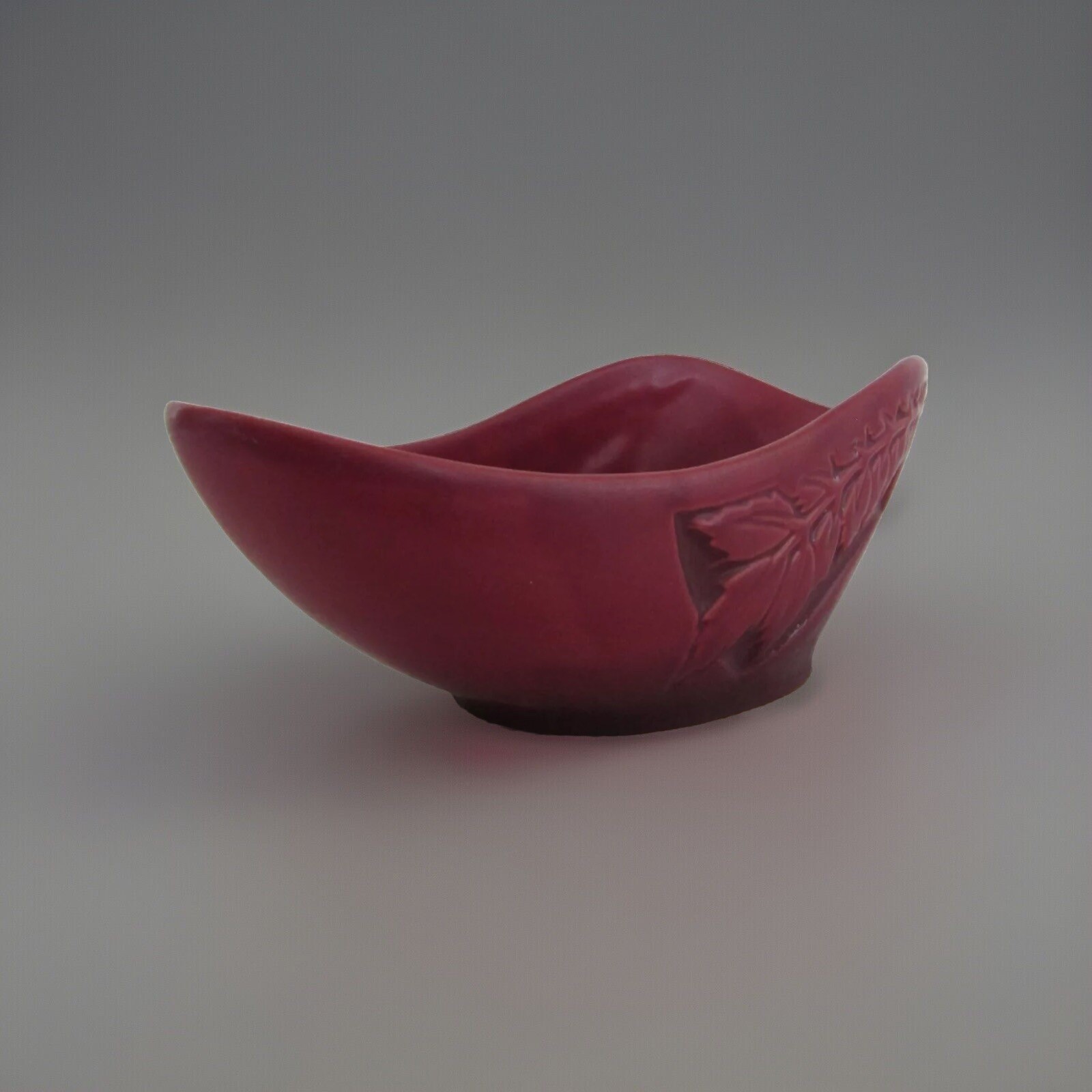 Roseville Pottery Silhouette Crimson Red Leafs 728-10 Vintage Planter EUC