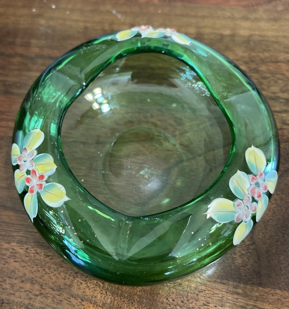 Hand Blown Glass Decorative Green Floral Ashtray Round Glossy 4.75in 2in
