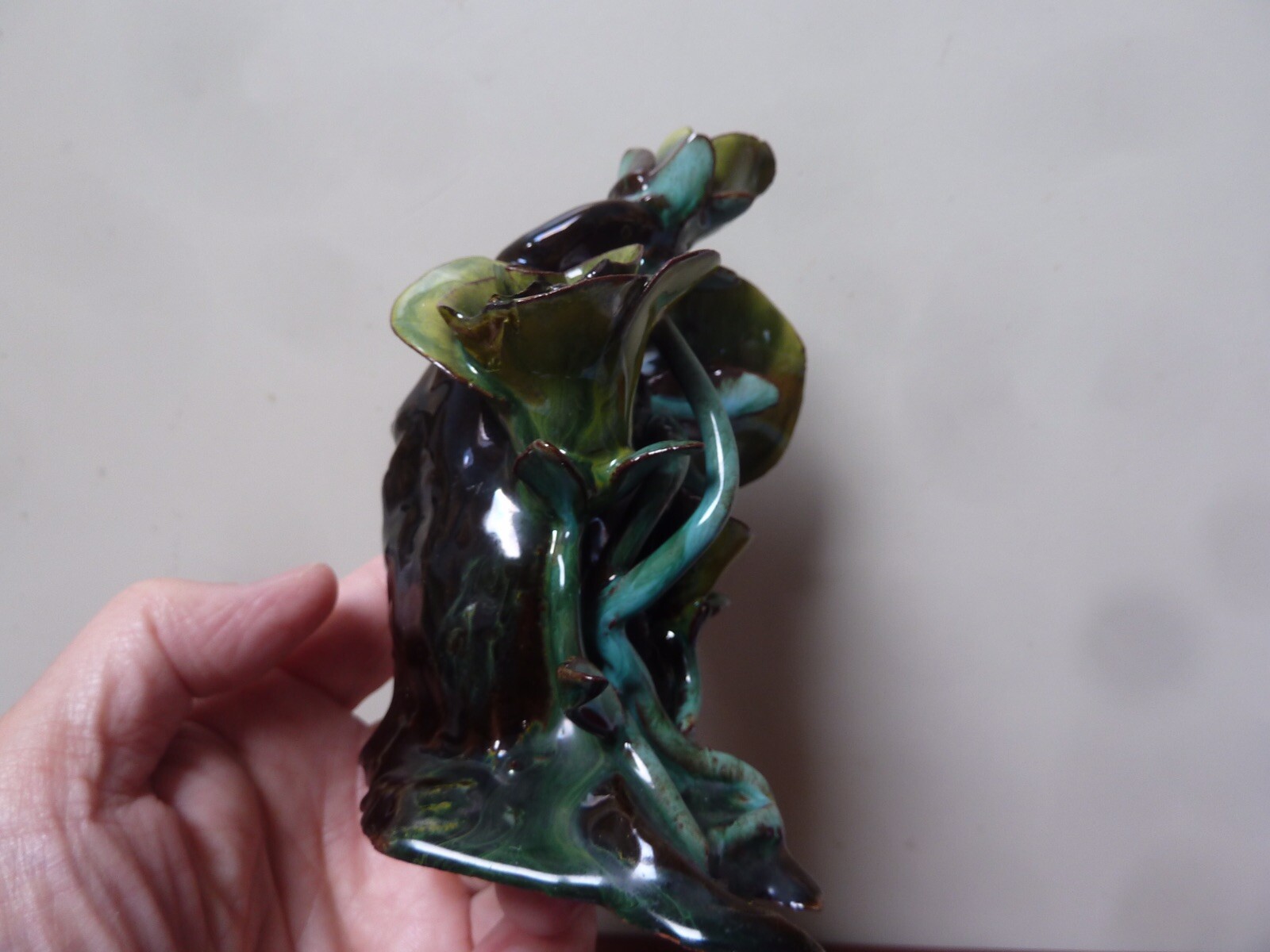 VINTAGE MAJOLICA BUD VASE OR PLANTER APPLIED 3D ROSES FLOWERS ASIAN STYLE