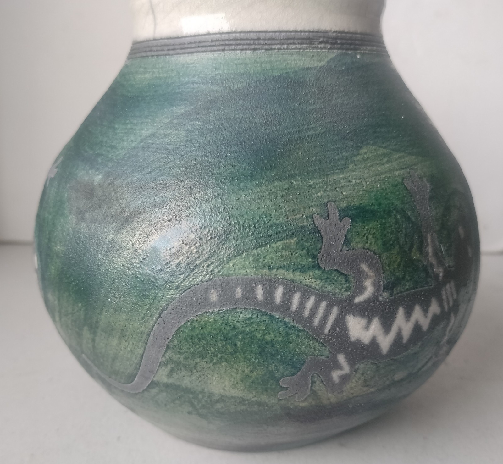 Studio Art Pictograph Pottery Vase 5 Inches Tall.Naja Sedona AZ. Signed