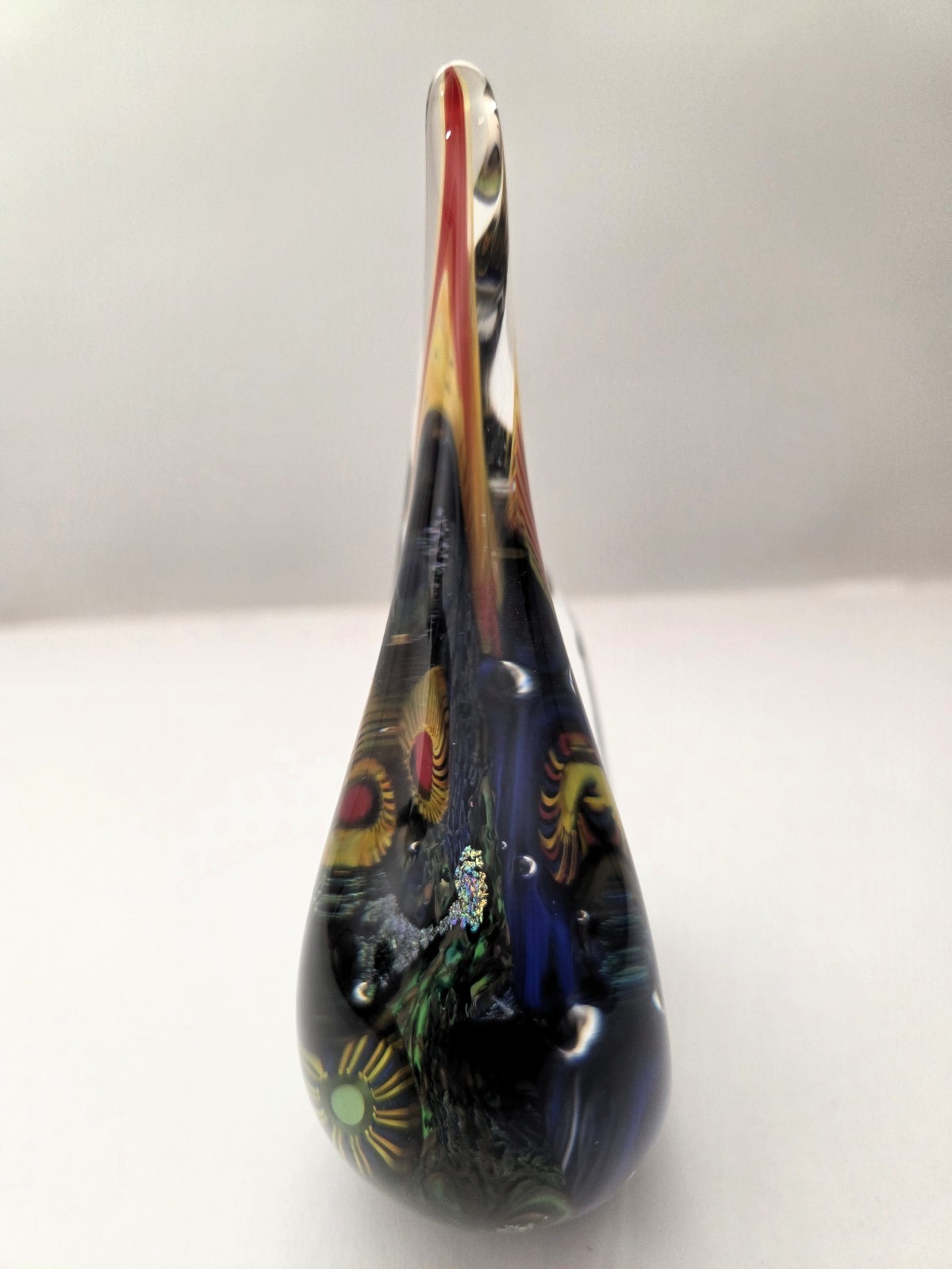 DAVID LINDSAY Signed 2002 Glass Paperweight “Undersea Adventures” 6″ H x 3.5″ W