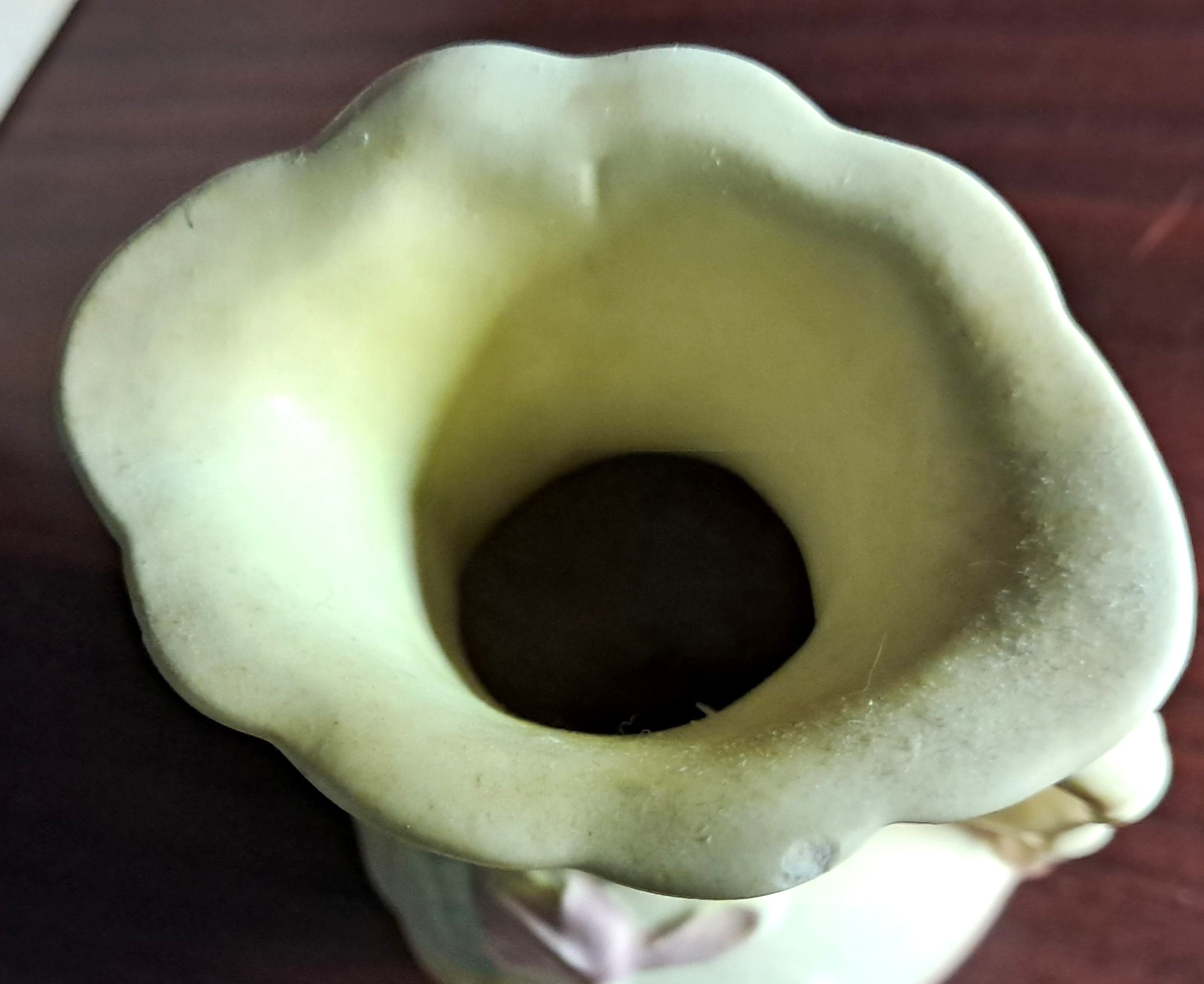 Vintage 1940’s Hull Art Pottery “Magnolia” Line Double Handle 5″ Pastel Vase
