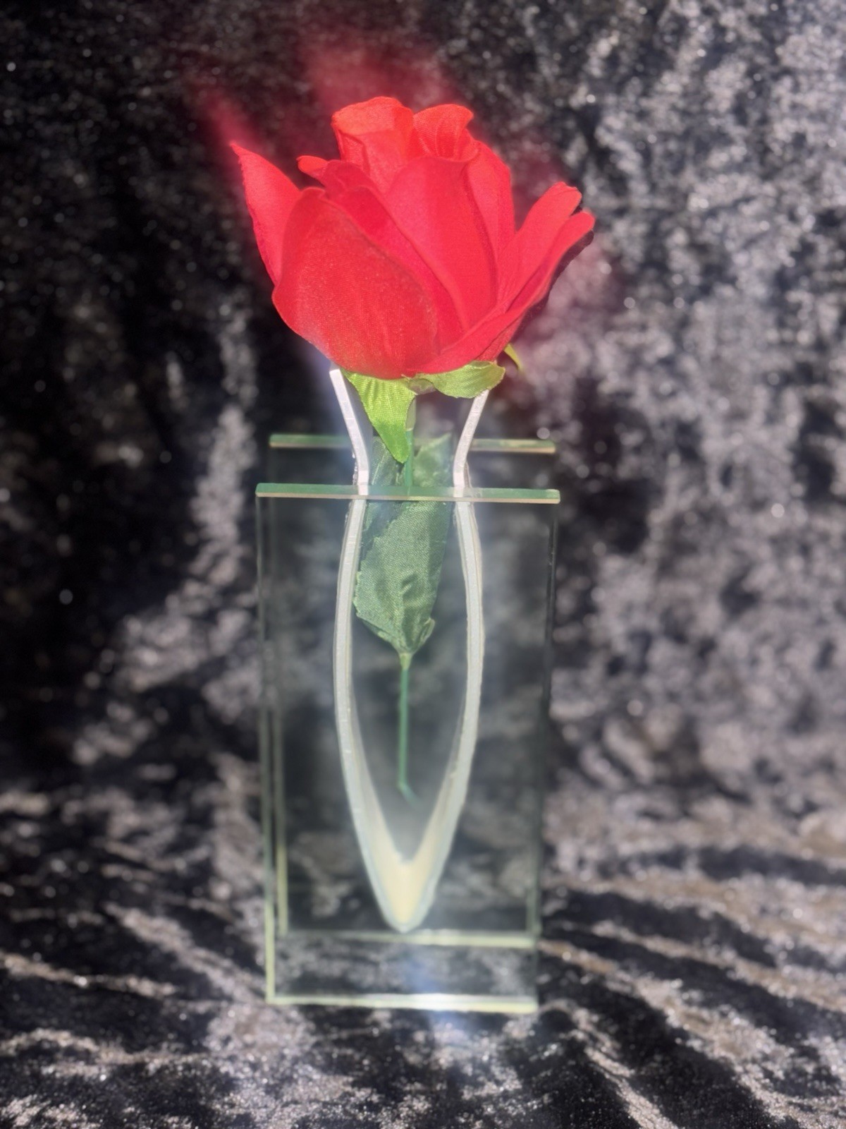 Peter Hewitt Ribbon Vase (MOMA) Museum of Modern Art