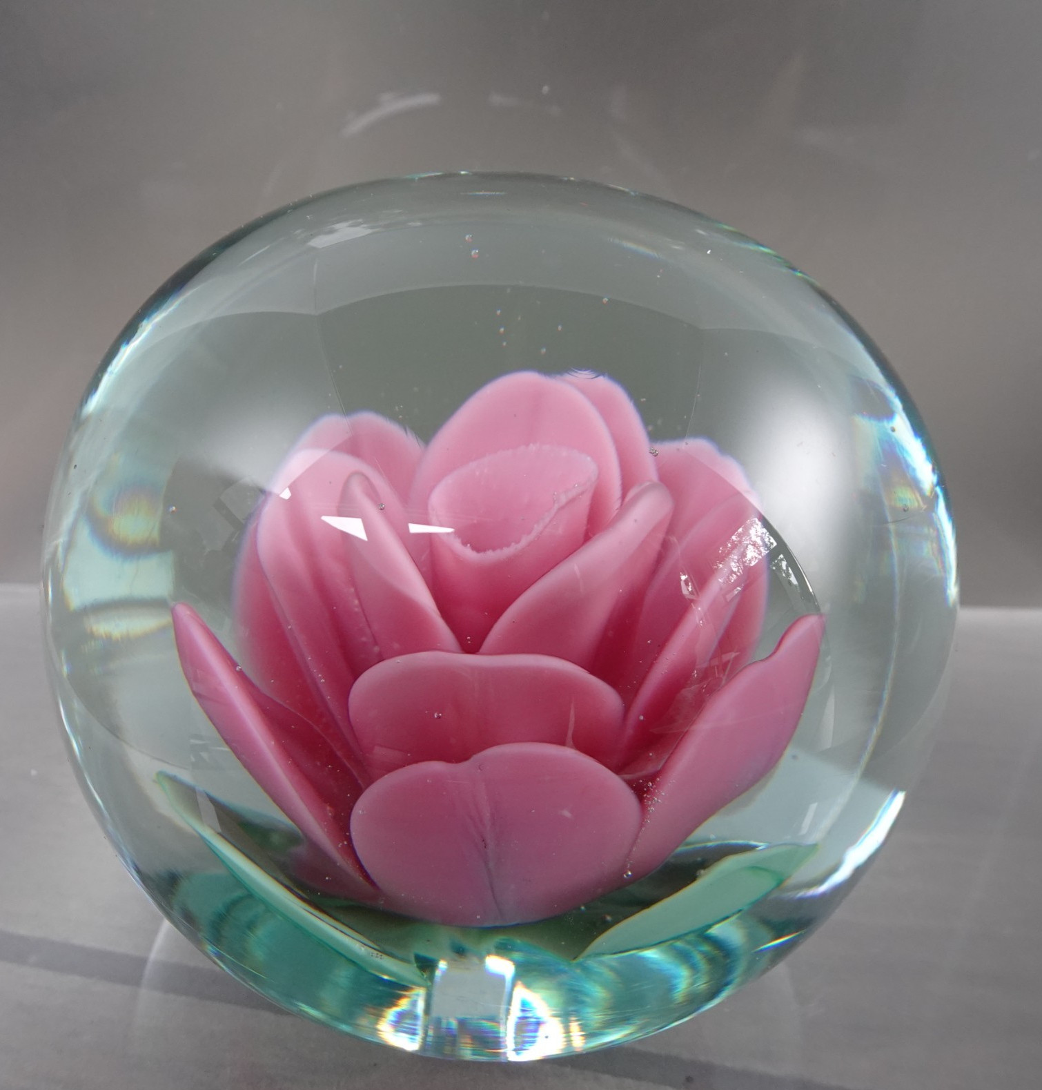 Vintage Robert Hamon Art Glass Pink Crimp Rose Lampwork Paperweight