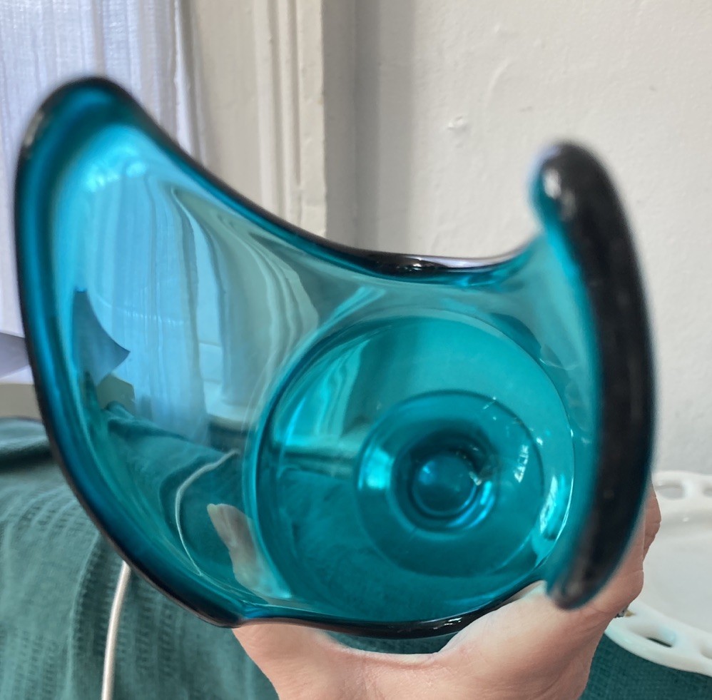 Vtg LE Smith Glass Peacock 16” Smoothie Swung Vase Pedastal