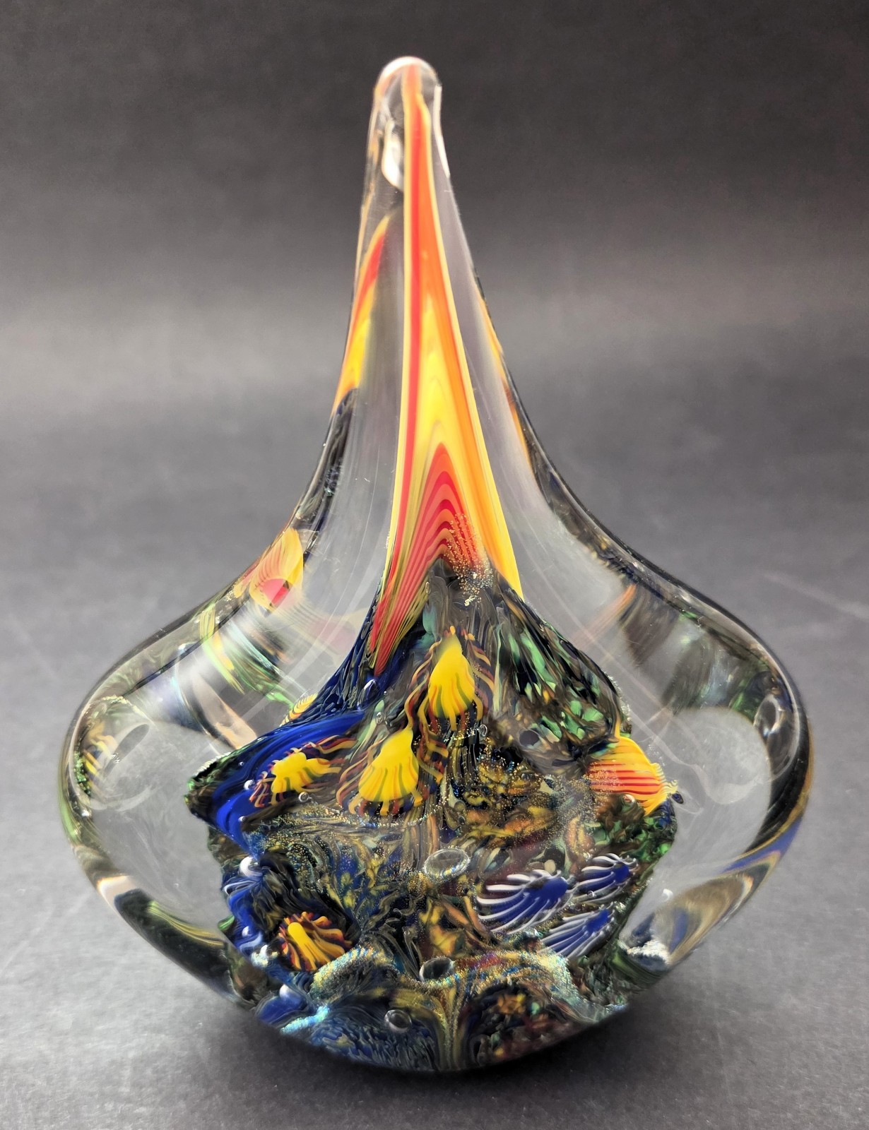 DAVID LINDSAY Signed 2002 Glass Paperweight “Undersea Adventures” 6″ H x 3.5″ W