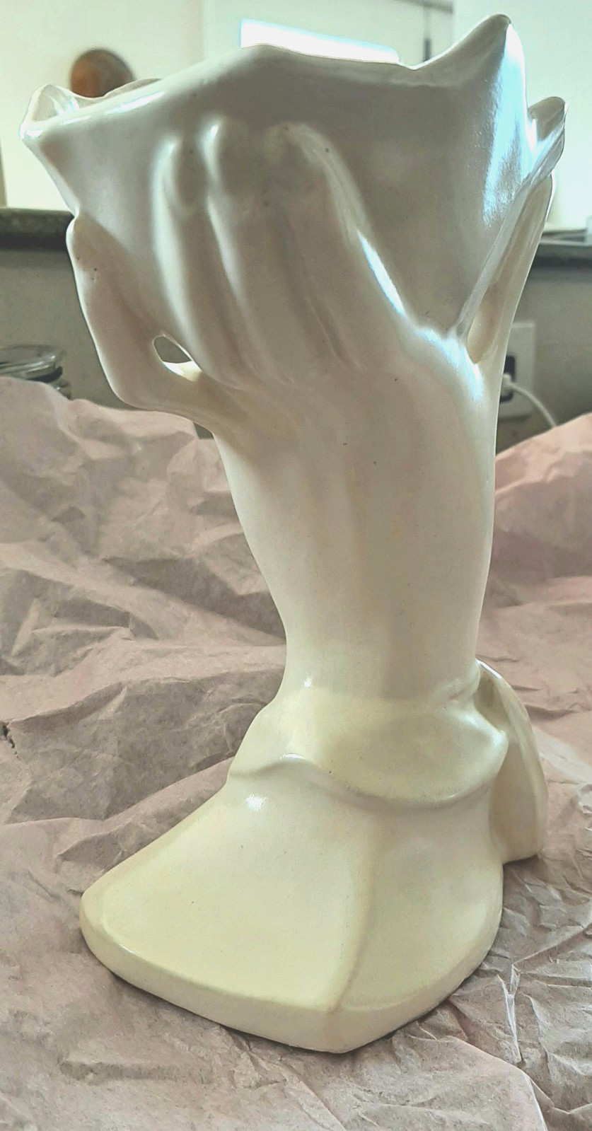 VINTAGE ORIGINAL NELSON MCCOY MATTE SATIN IVORY HAND VASE/PLANTER.
